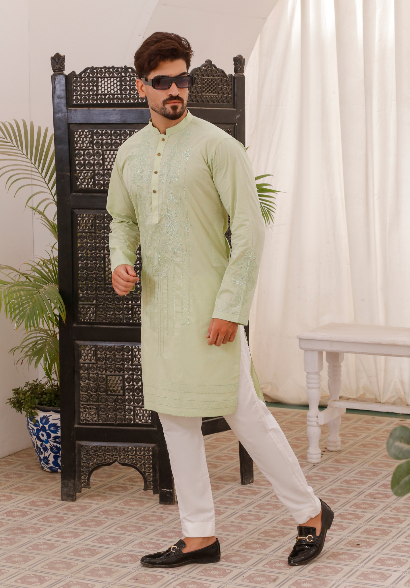 Sea Green Chikankari Cotton Kurta Pajama (2-Piece) - Image 1