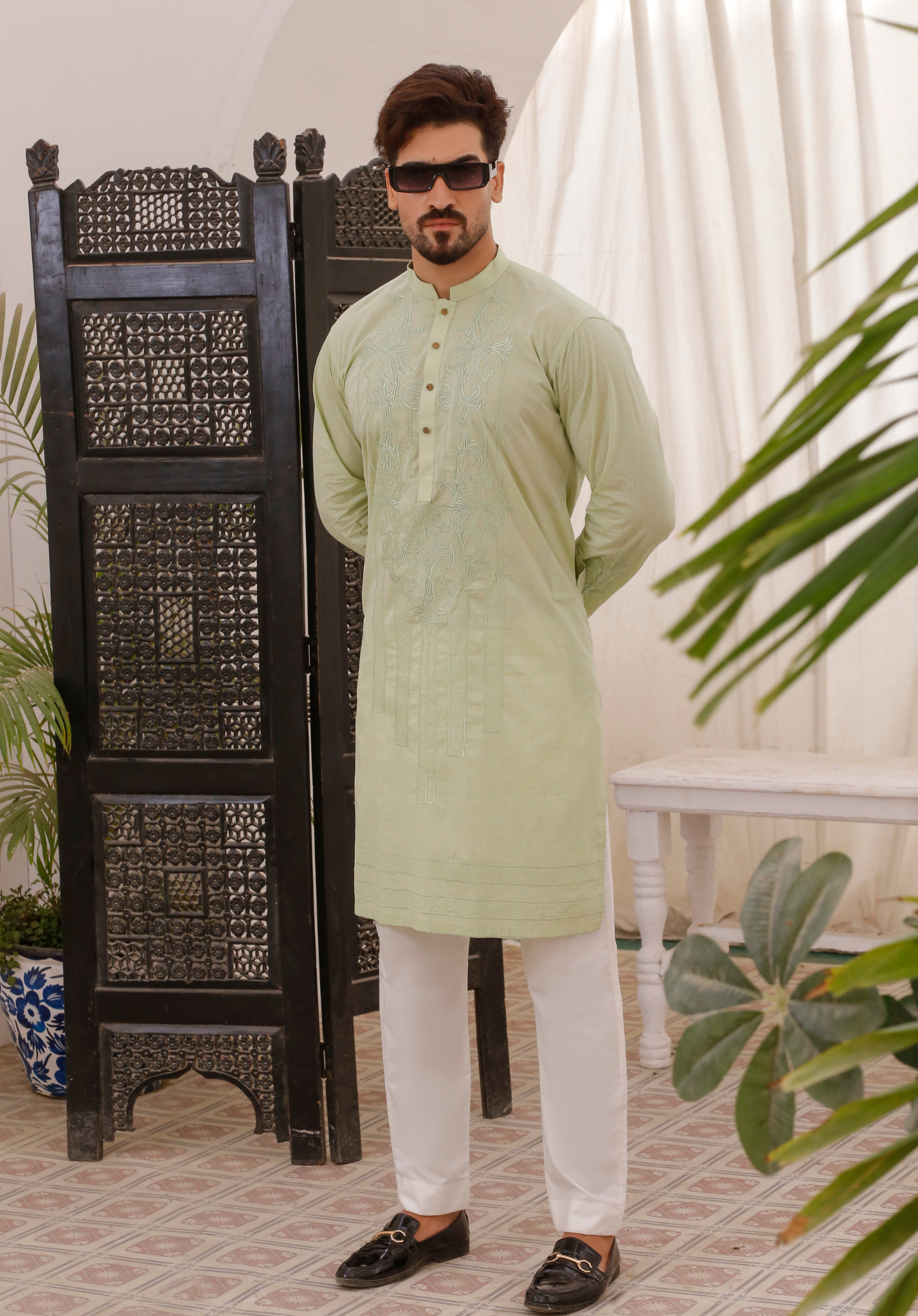 Sea Green Chikankari Cotton Kurta Pajama (2-Piece) - Image 3