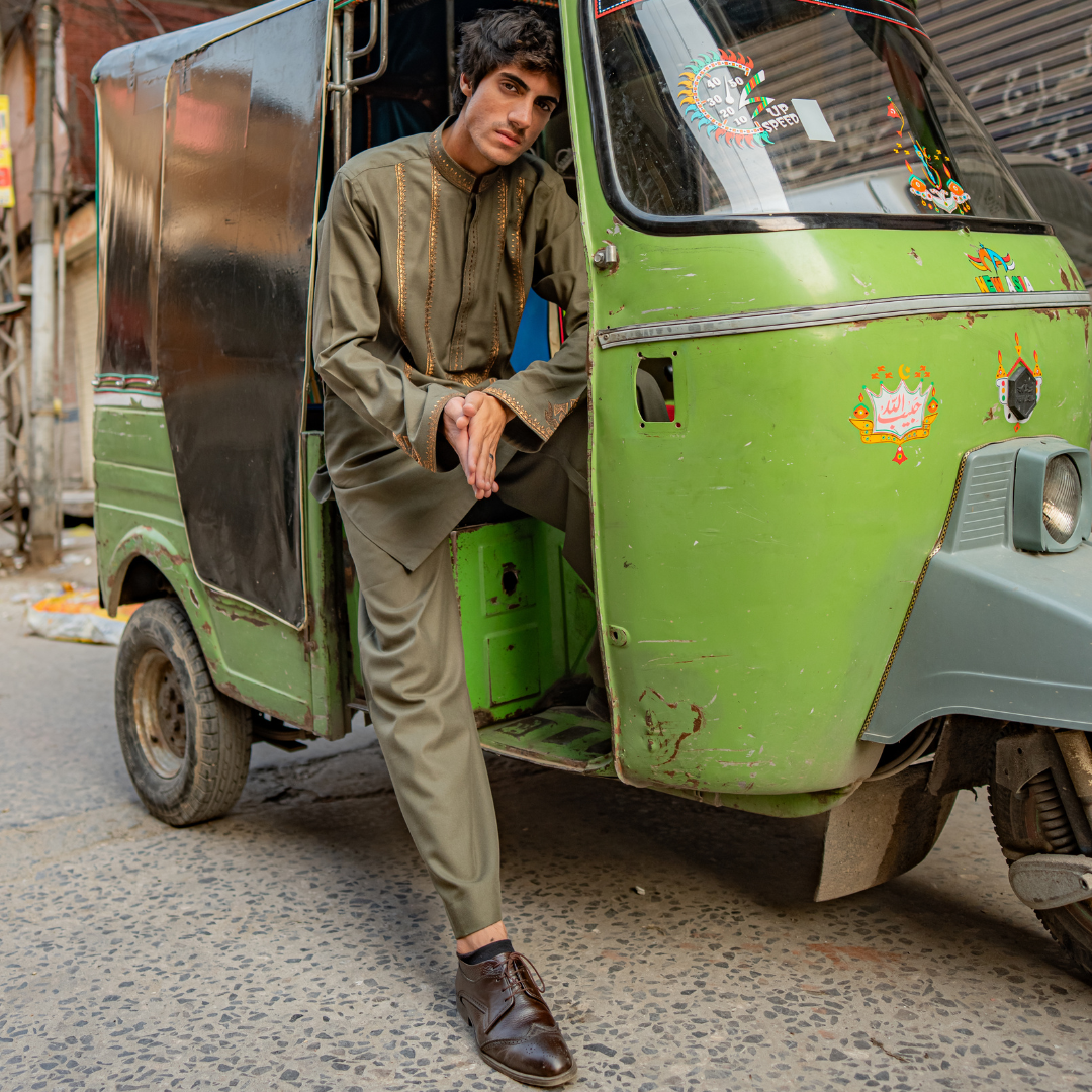 Olive Green Embroidered Cotton Kurta (2-Piece) - Image 4