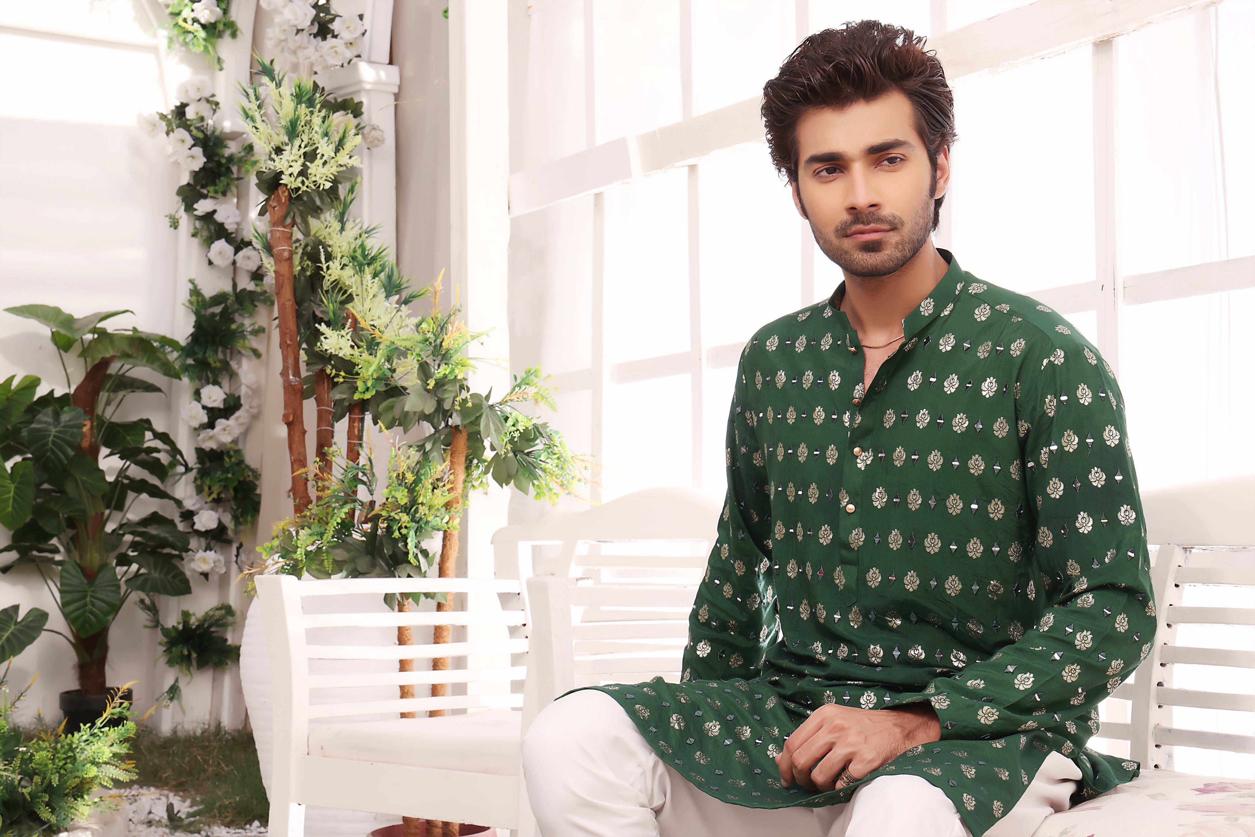 Green Mirror-Embroidered Cotton Silk Kurta Pajama (2-Piece) - Image 2