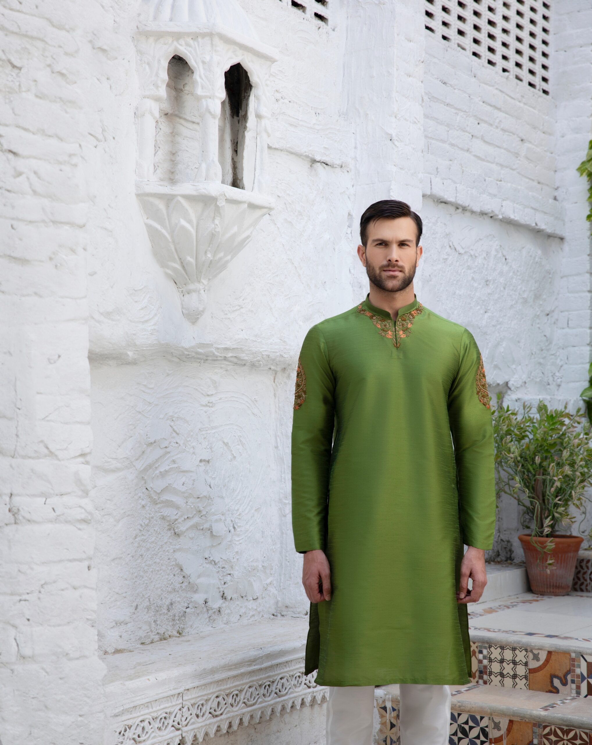 Green Embroidered Raw Silk Kurta (2-Piece) - Image 5