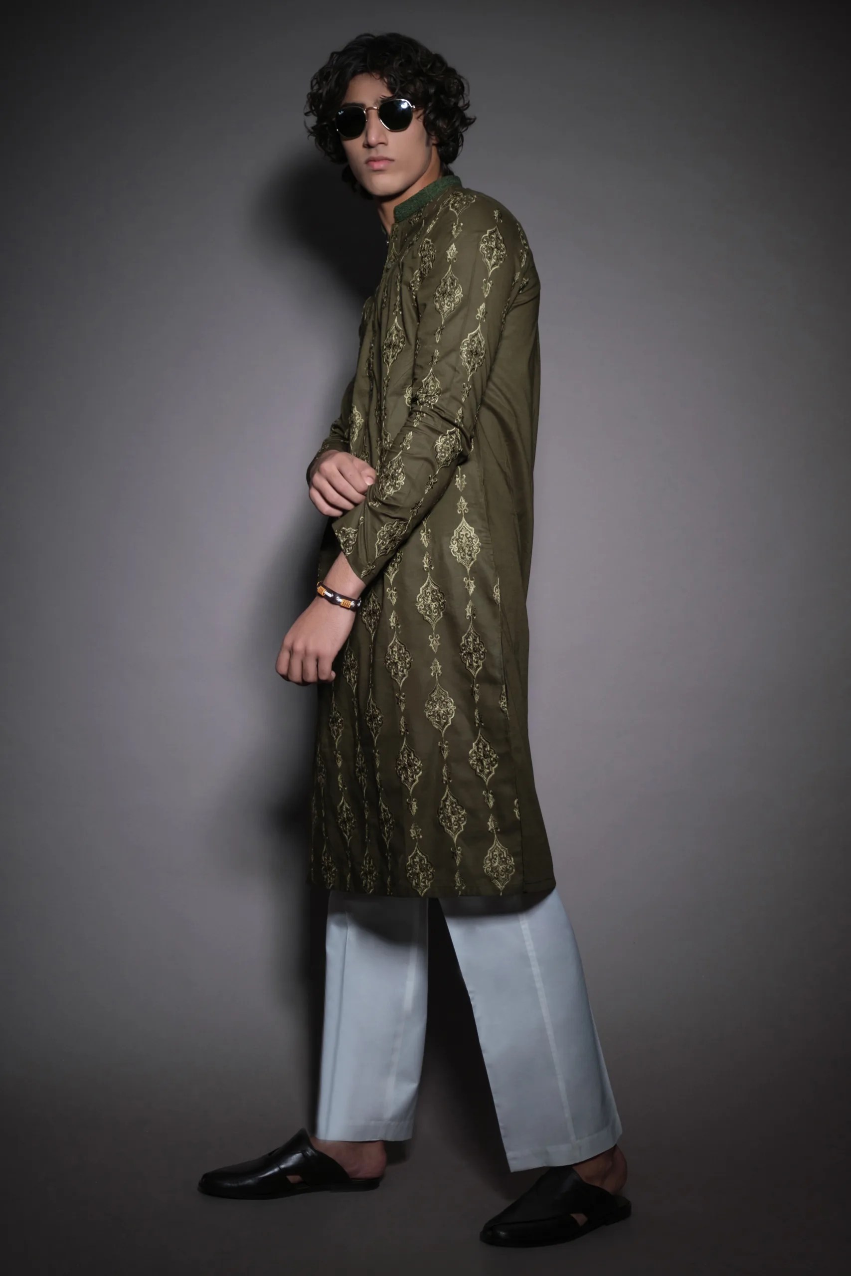 Festive Green Embroidered Silk-Blend Kurta (2-Piece) - Image 2