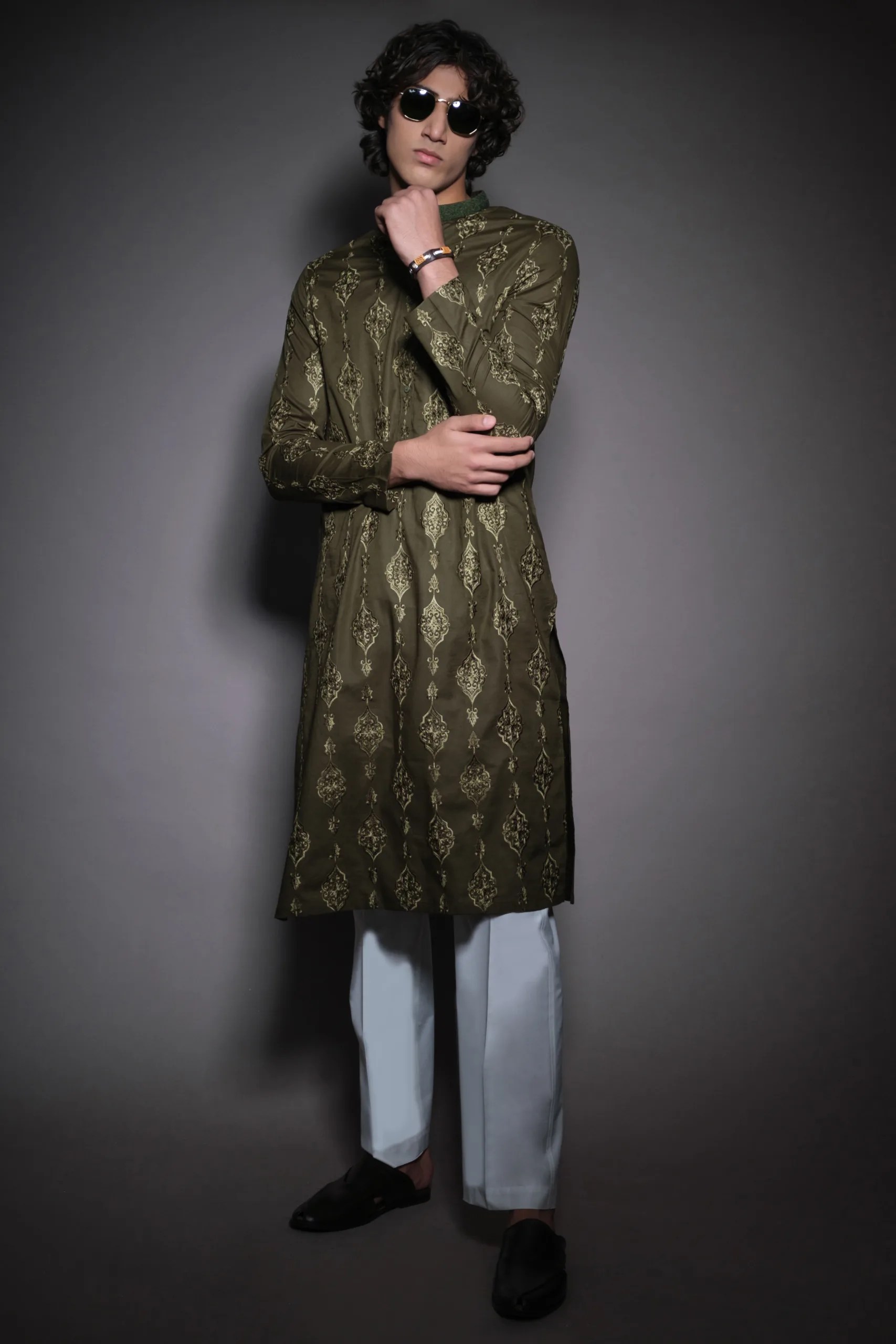 Festive Green Embroidered Silk-Blend Kurta (2-Piece) - Image 3