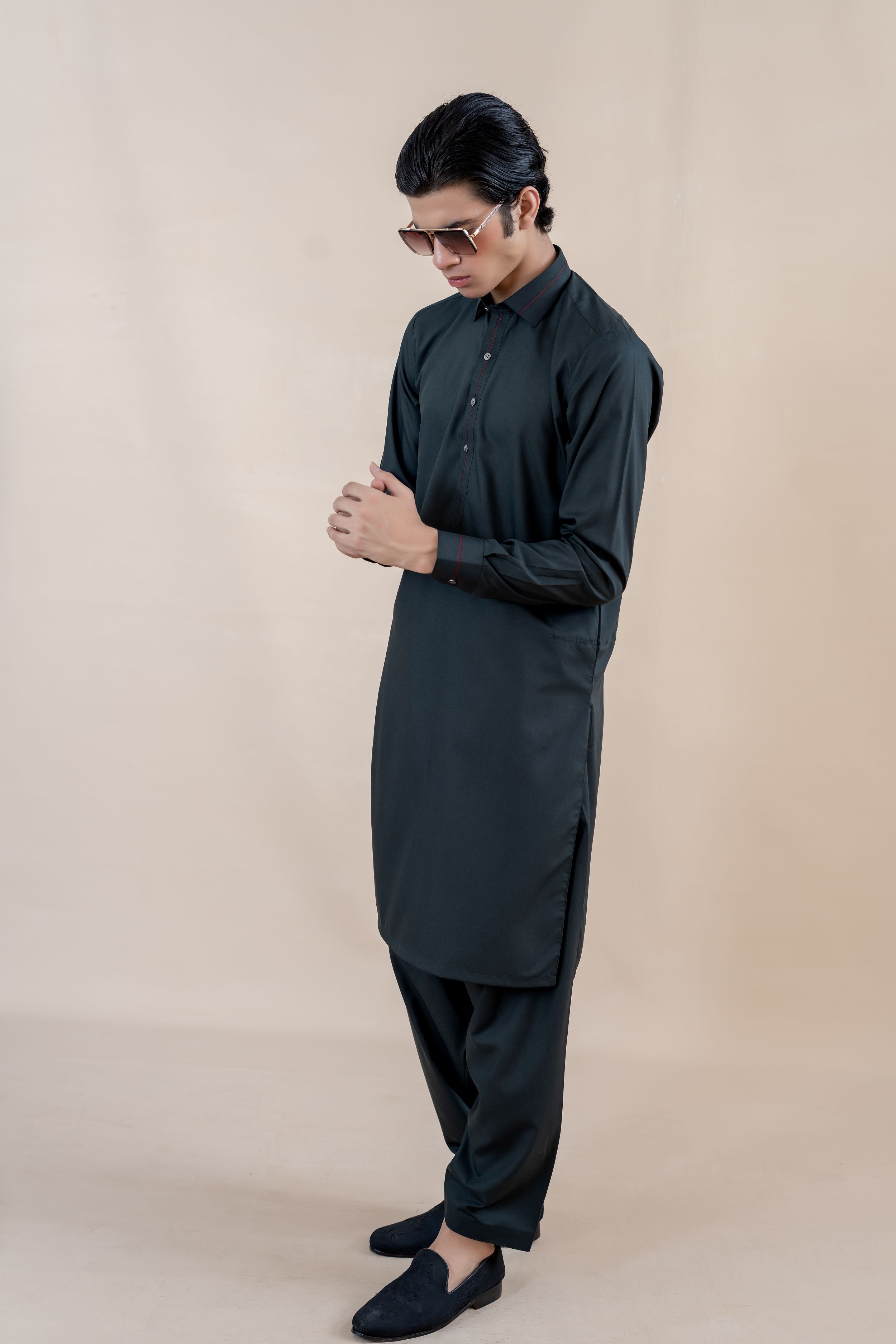 Deep Green Contrast-Stitched Wash-and-Wear Shalwar Kameez (2-Piece) - Image 2