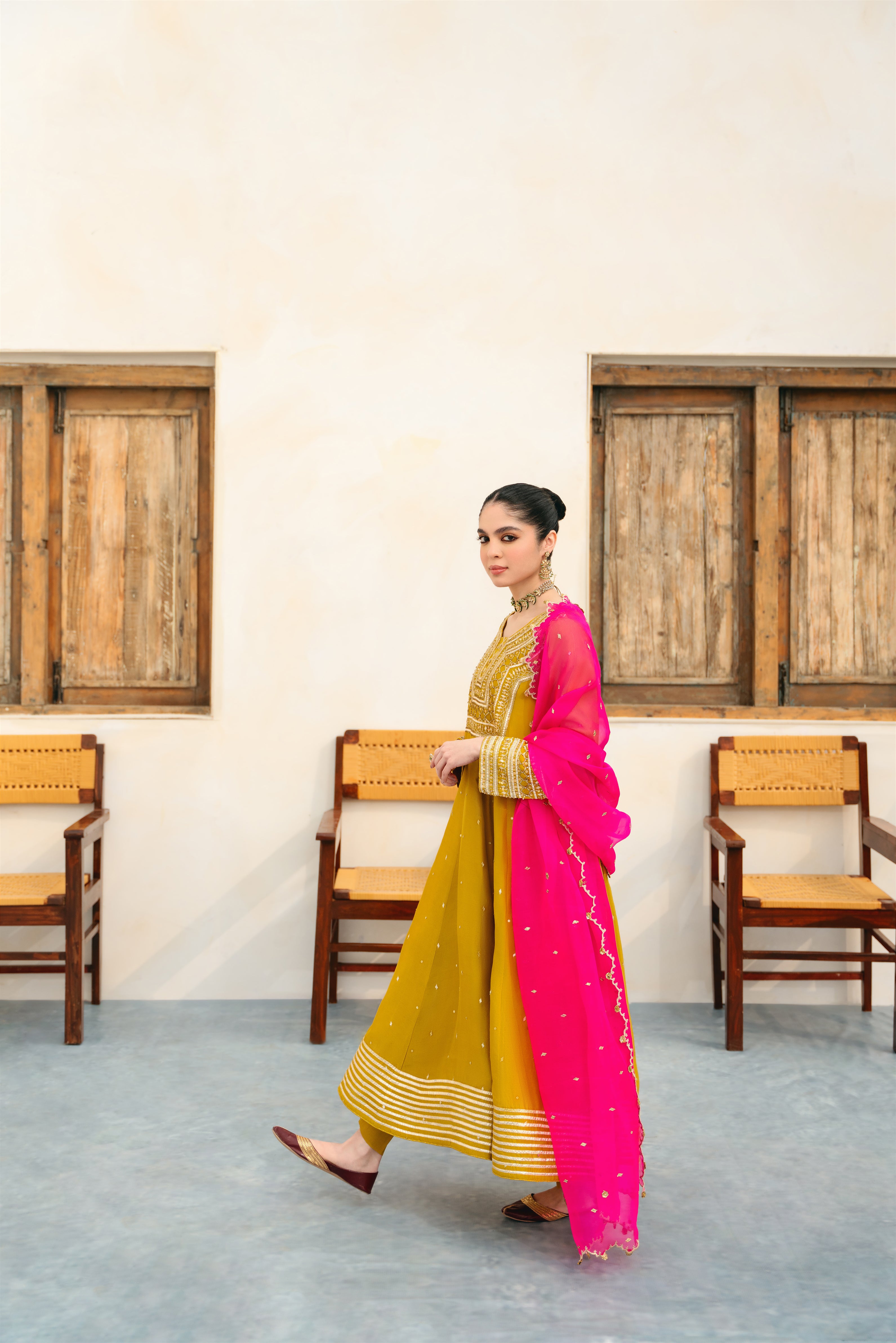 Pakistani Dhani Green Gota Embroidered Raw Silk Pishwas (3-Piece) - Image 5