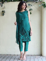 Emerald Green Crystal-Embellished Chiffon Salwar Kameez (2-Piece) - Image 3