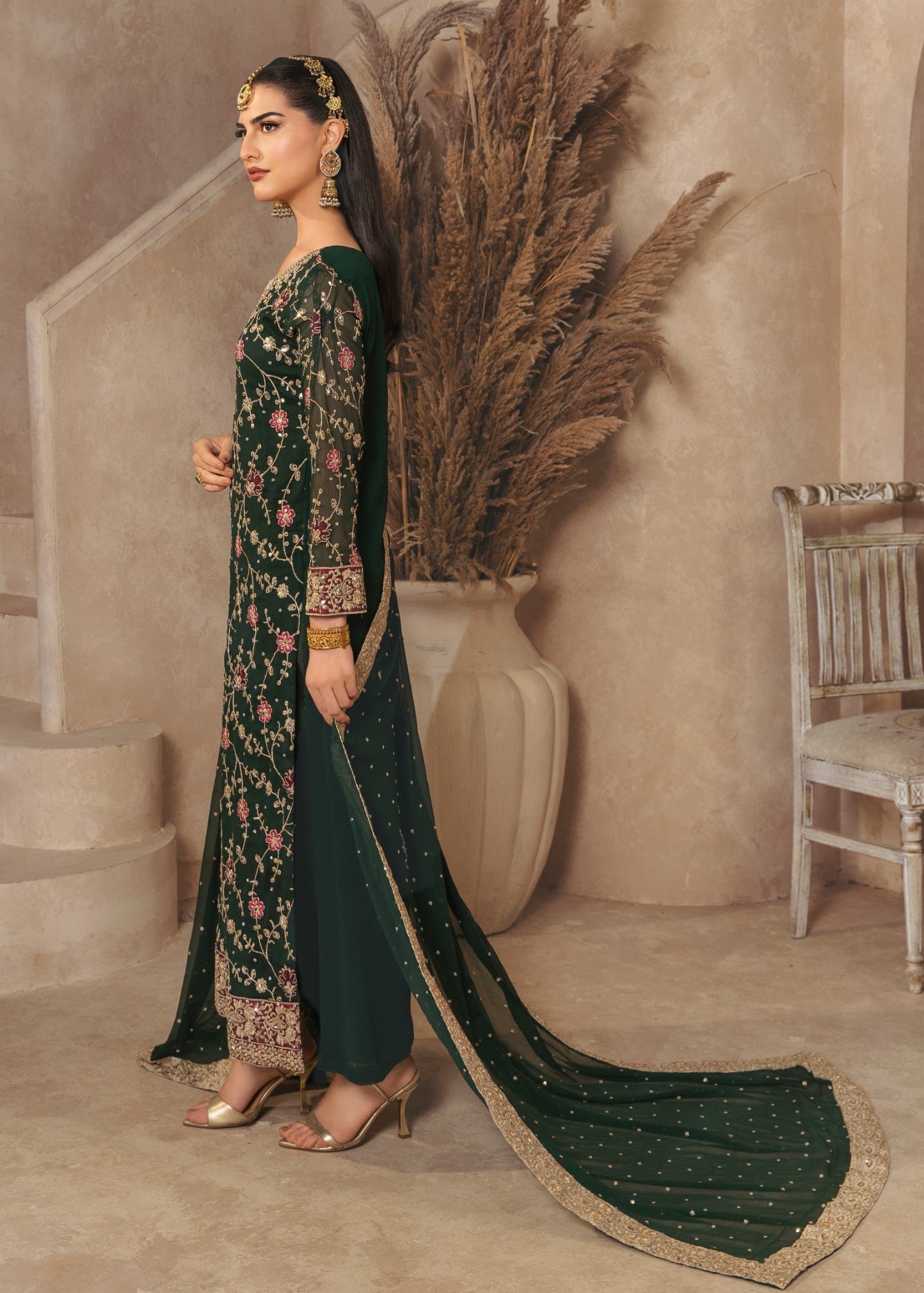 Pakistani Dark Green Embroidered Chiffon Kurta Set (3-Piece) - Image 2