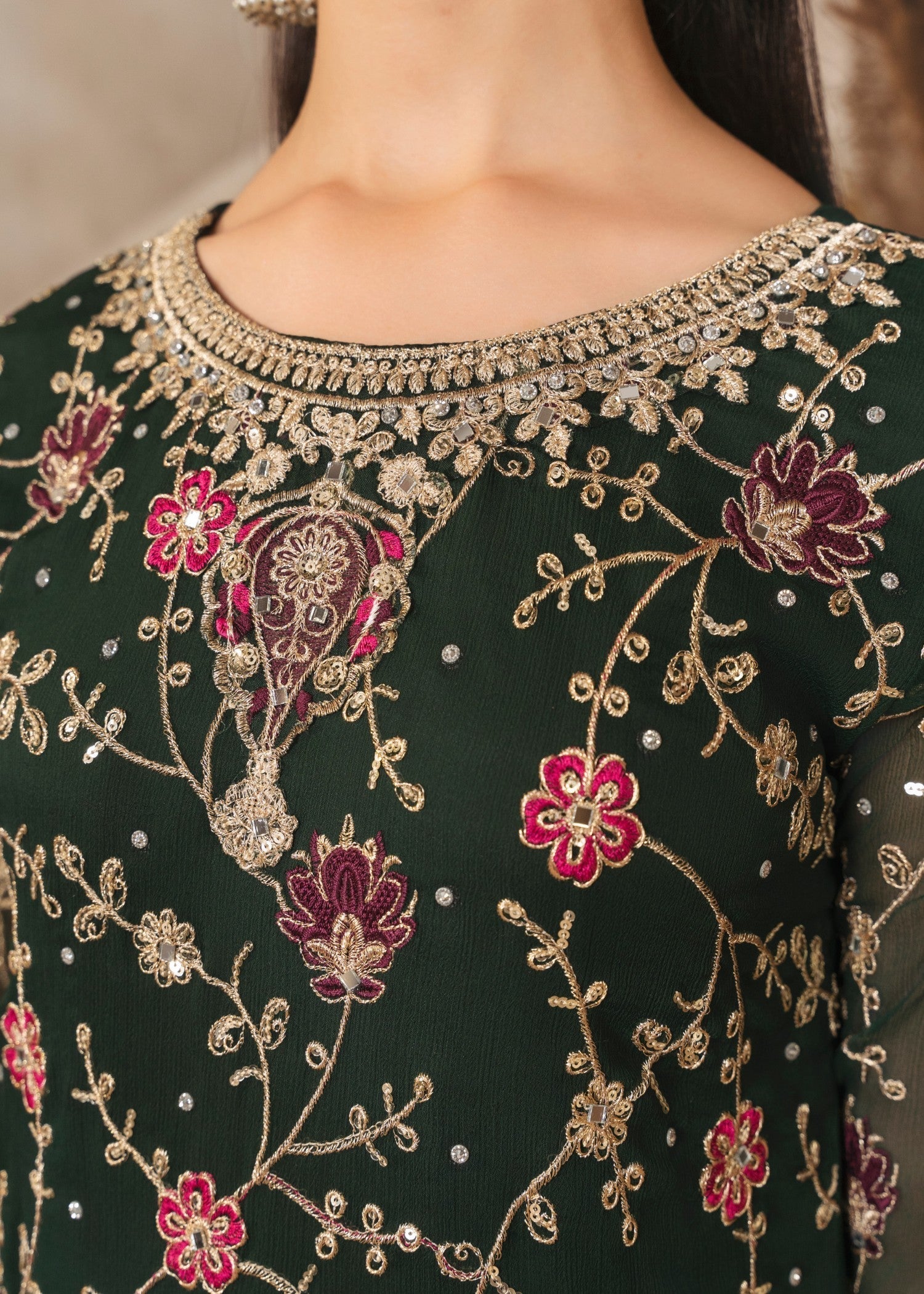 Pakistani Dark Green Embroidered Chiffon Kurta Set (3-Piece) - Image 5