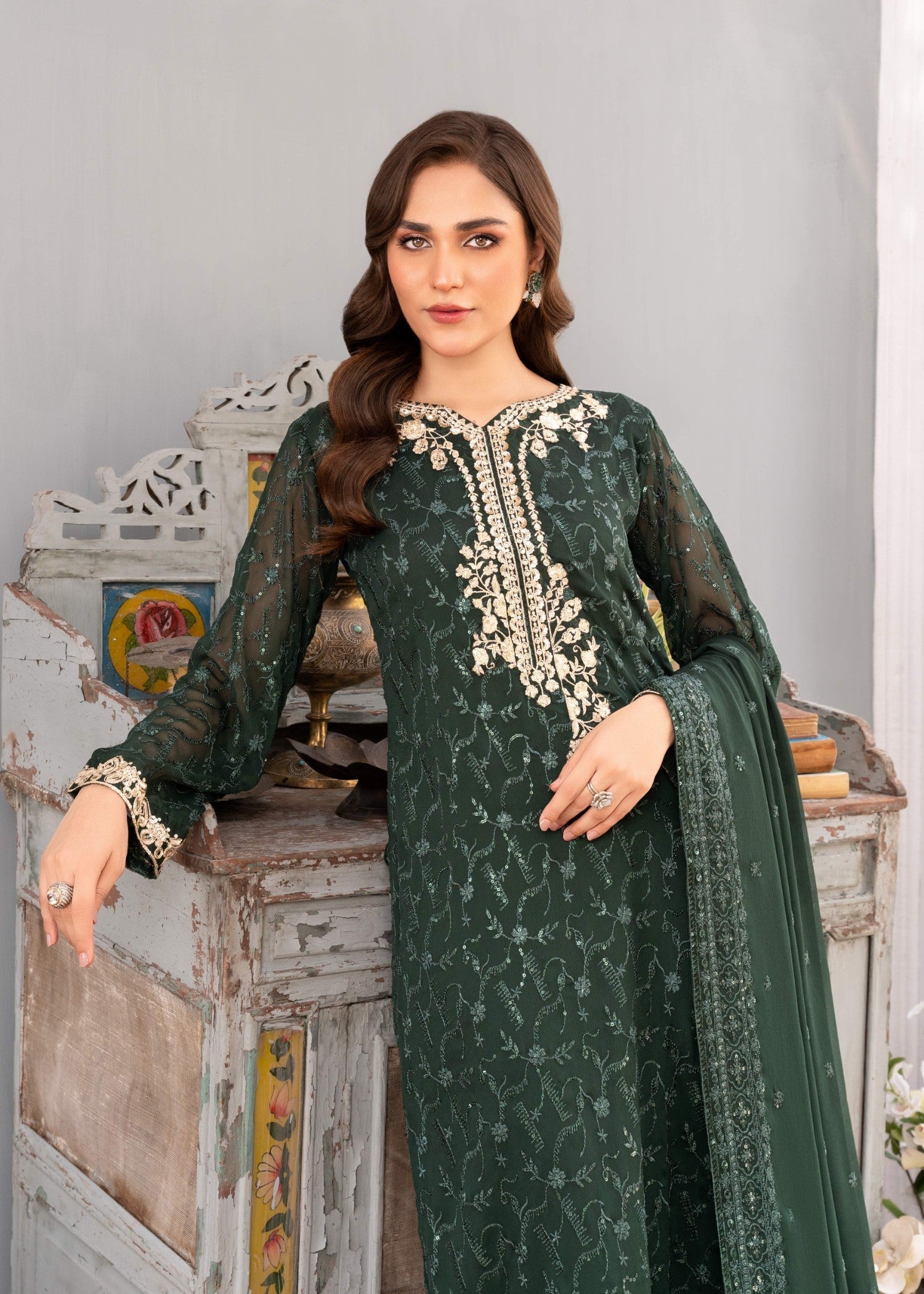 Pakistani Dark Green Sequin Embroidered Chiffon Kurta Set (3-Piece) - Image 2