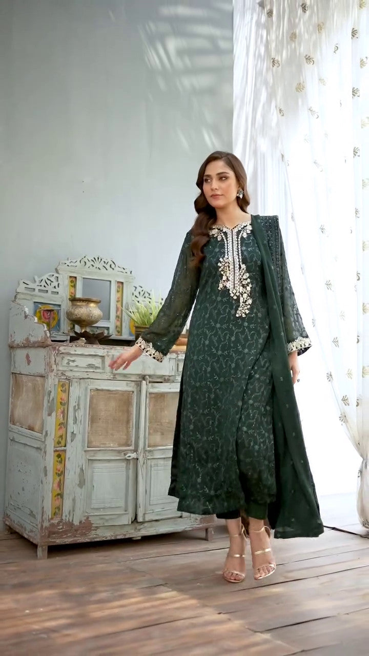 Pakistani Dark Green Sequin Embroidered Chiffon Kurta Set (3-Piece) - Image 7