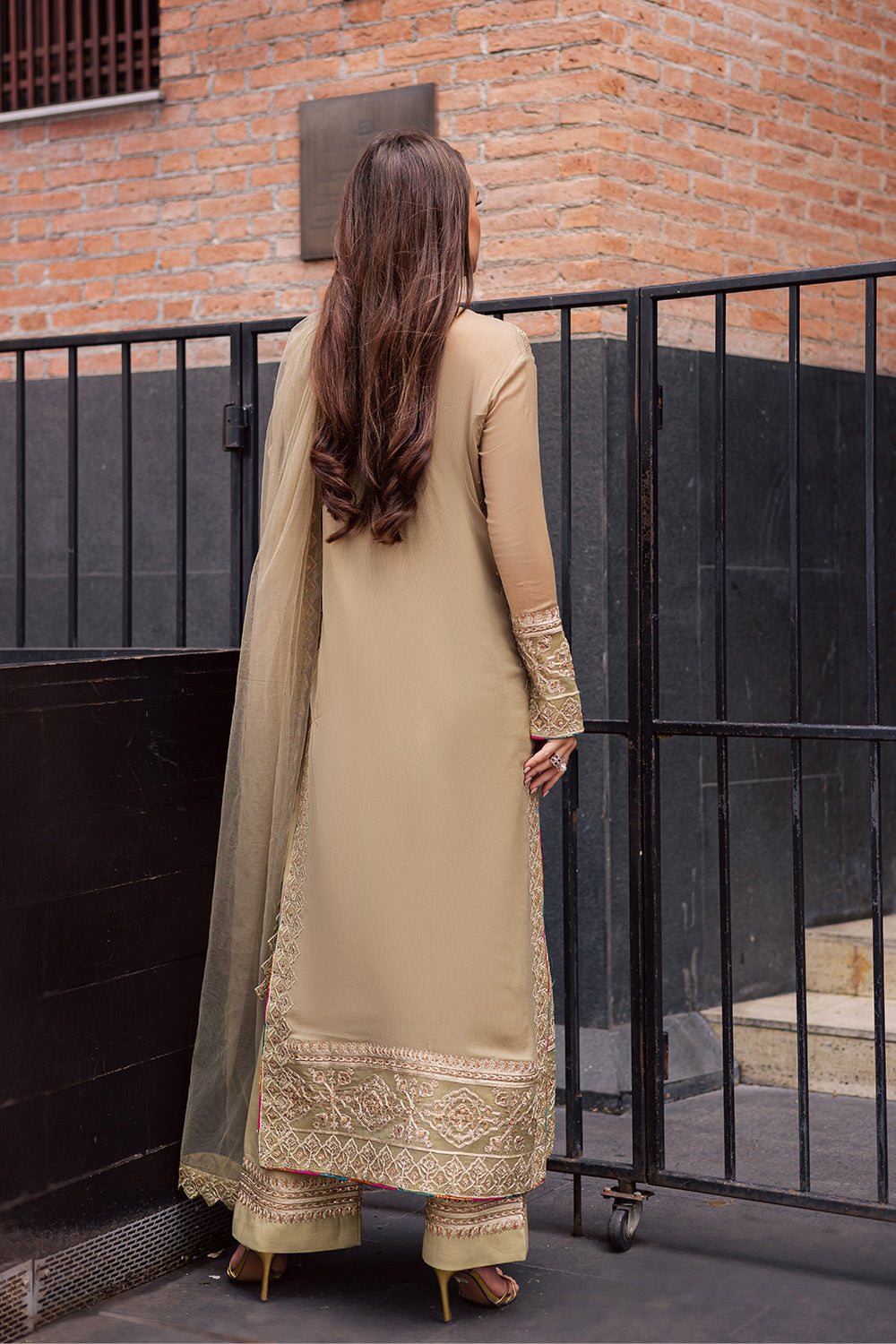 Mehndi Green Embroidered Chiffon & Organza Suit (3-Piece) - Image 3