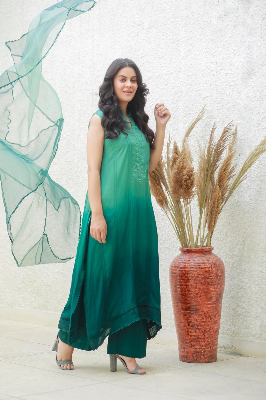 Green Ombre Embroidered Crepe Silk Salwar Kameez (3-Piece) - Image 3