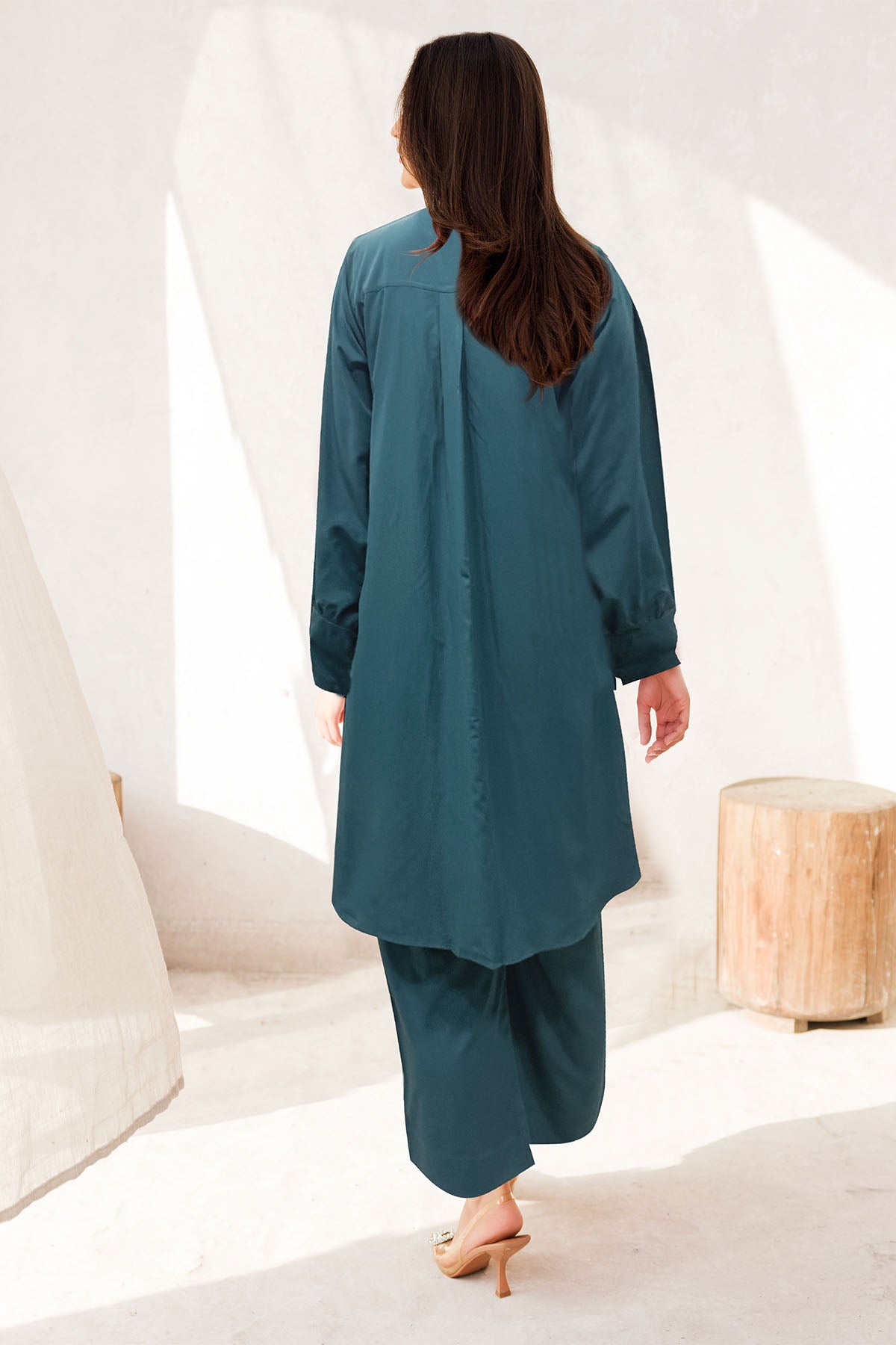 Teal Dyed Crepe Salwar Kameez (2-Piece) - Image 2