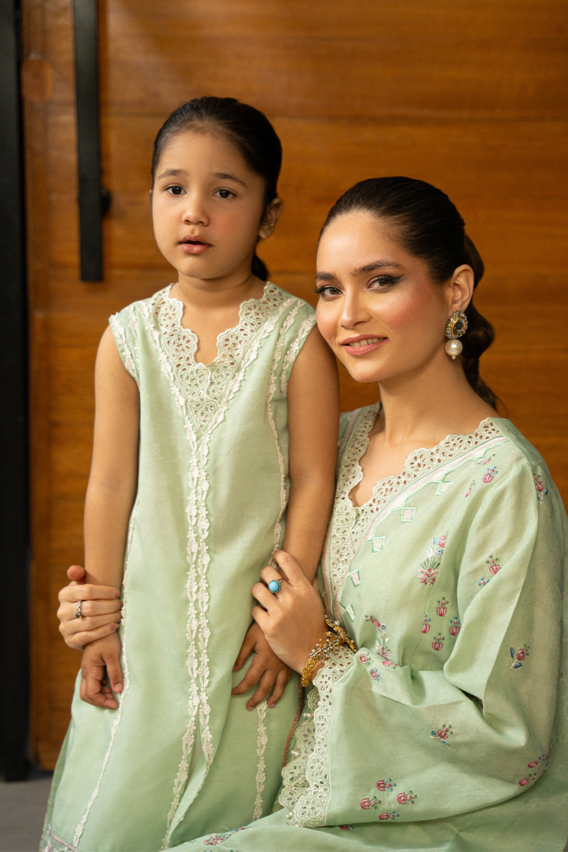 Pakistani Mint Green Embroidered Embossed Kurta Set (3-Piece) - Image 9