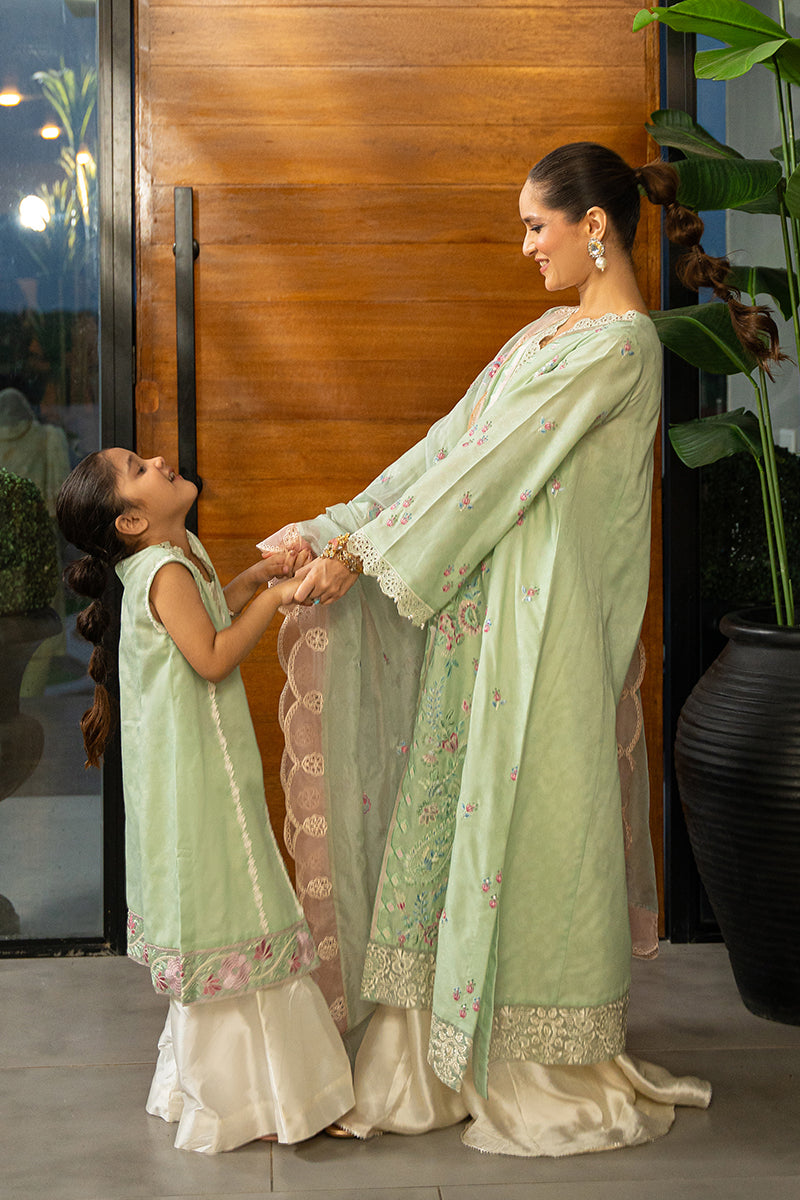 Pakistani Mint Green Embroidered Embossed Kurta Set (3-Piece) - Image 5
