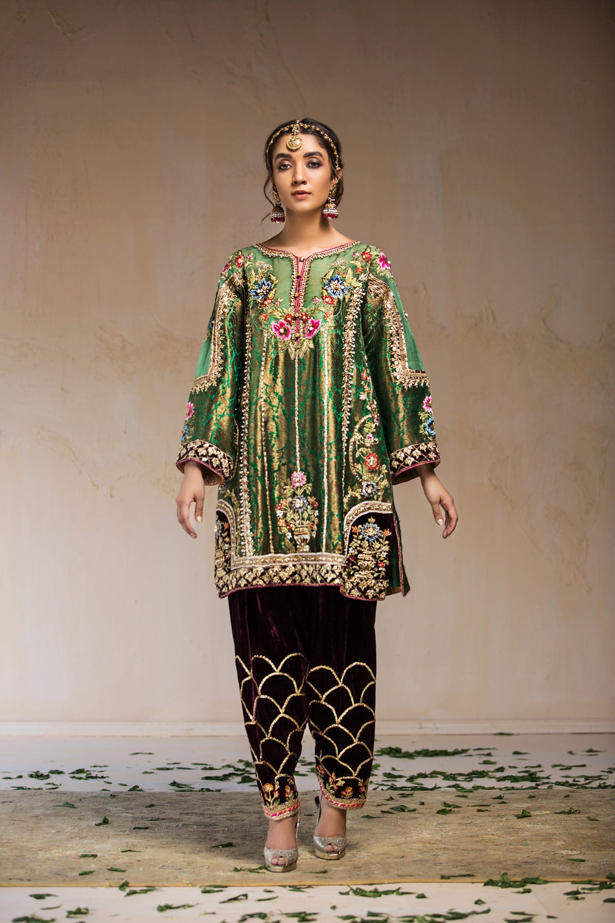 Emerald Green Embroidered Jamawar Kurta & Velvet Shalwar (2-Piece) - Image 1