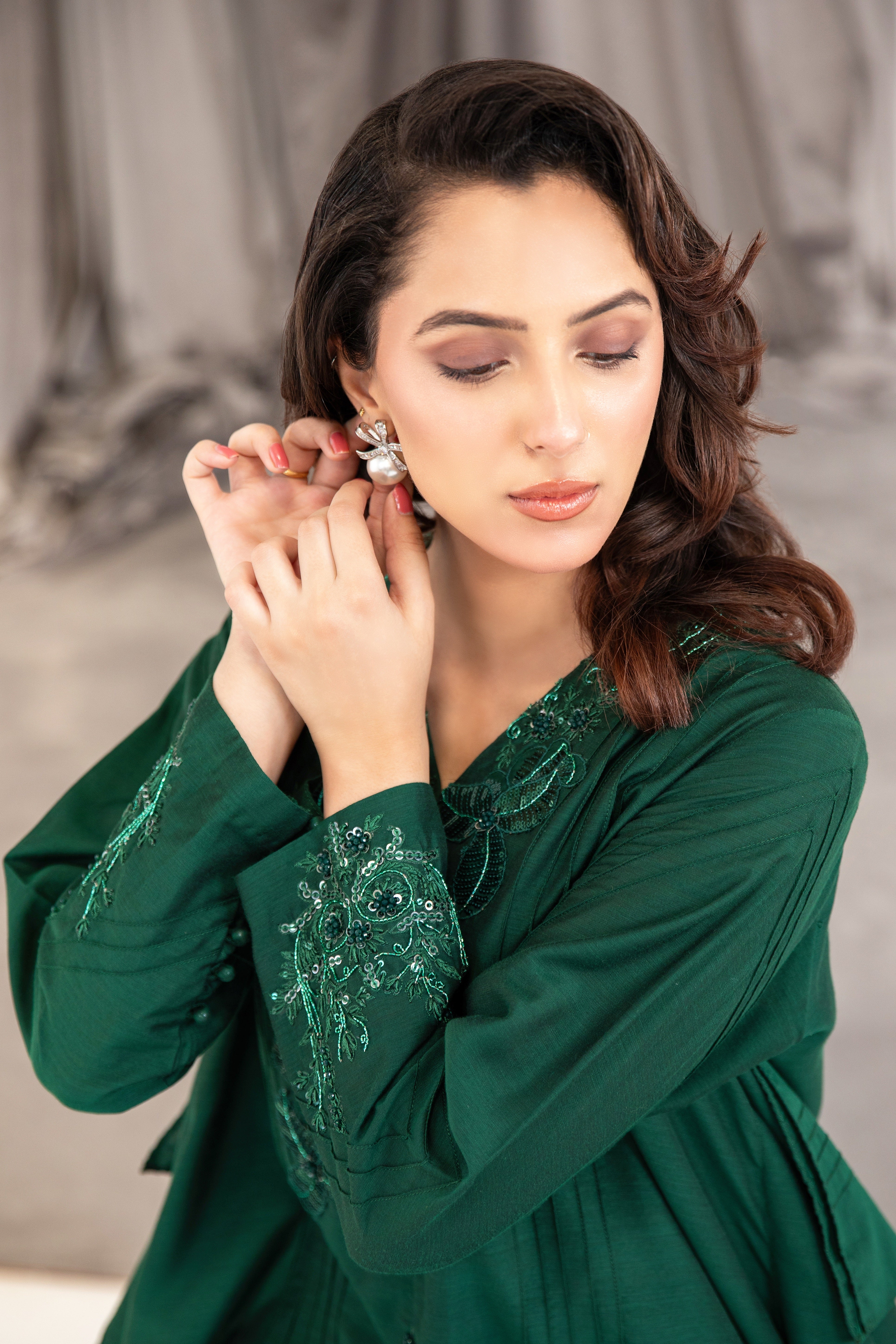 Forest Green Beaded Khaddi Cotton Tunic (2-Piece) - Image 4