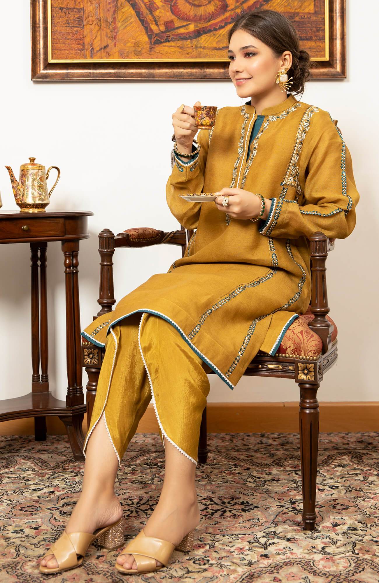 Pakistani Mehendi Green Embroidered Khaddi Net Kurta (2-Piece) - Image 3