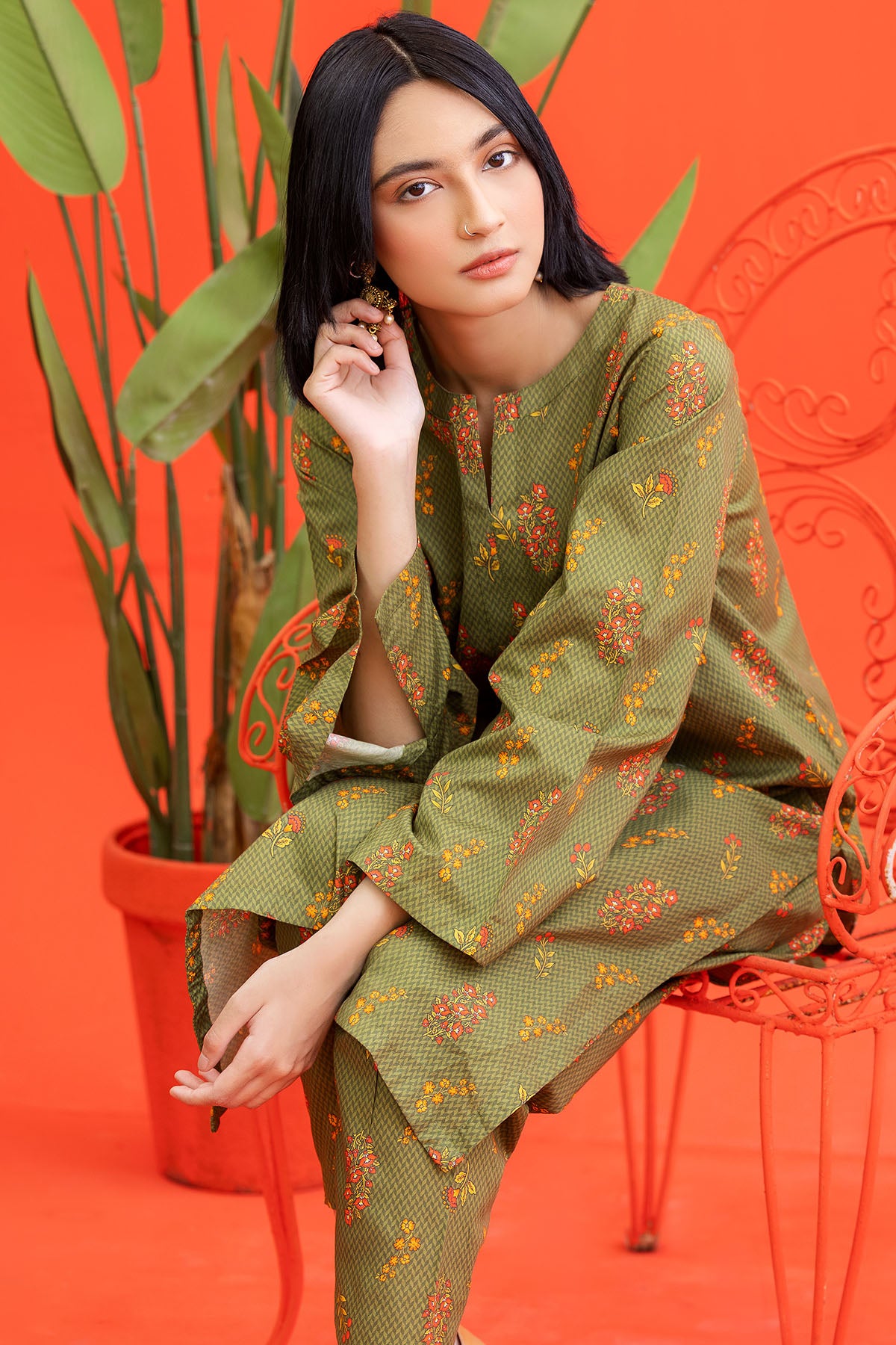 Pakistani Olive Green Digital Printed Lawn Salwar Kameez (2-Piece) - Image 2