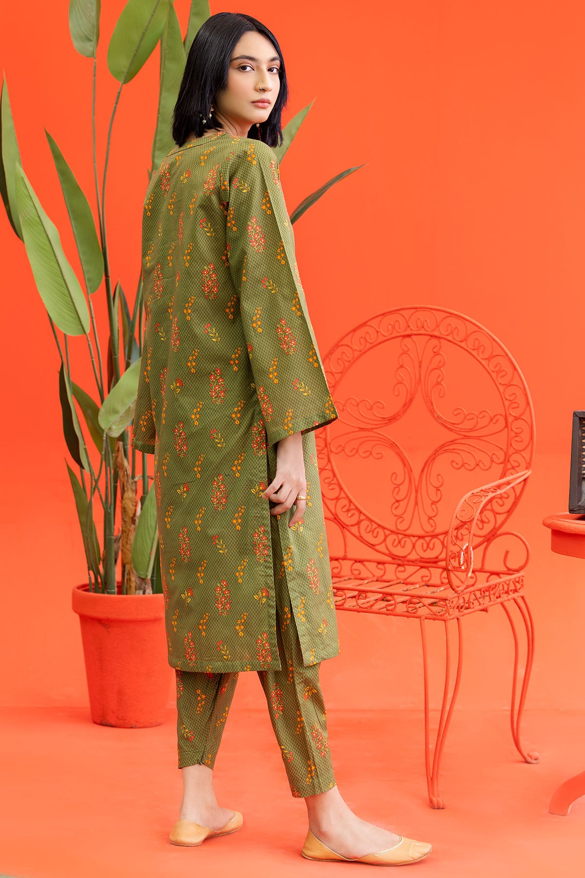 Pakistani Olive Green Digital Printed Lawn Salwar Kameez (2-Piece) - Image 3