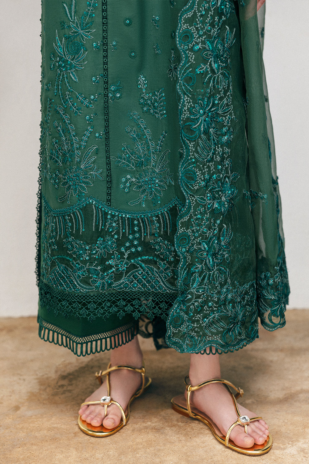 Pakistani Emerald Green Embroidered Lawn & Organza Salwar Kameez (3-Piece) - Image 7