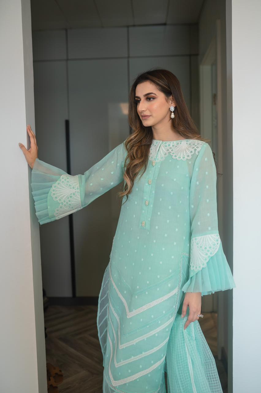 Pakistani Pastel Green Embroidered Lawn & Organza Salwar Kameez (4-Piece) - Image 2