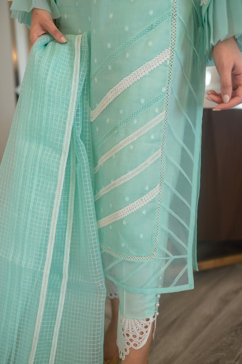 Pakistani Pastel Green Embroidered Lawn & Organza Salwar Kameez (4-Piece) - Image 3