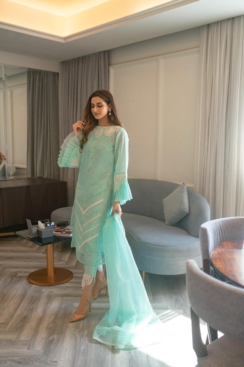 Pakistani Pastel Green Embroidered Lawn & Organza Salwar Kameez (4-Piece) - Image 7