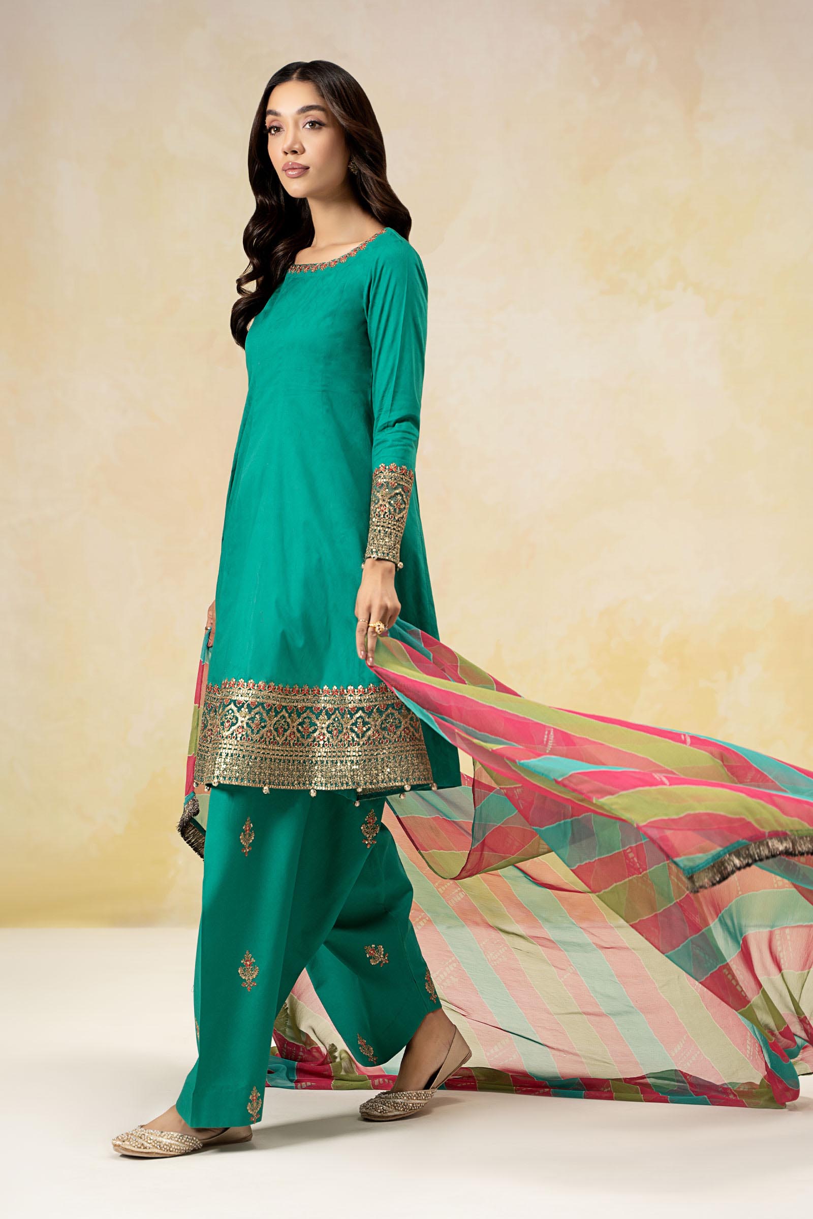 Ferozi Embroidered Self Jacquard Lawn Salwar Kameez (3-Piece) - Image 11