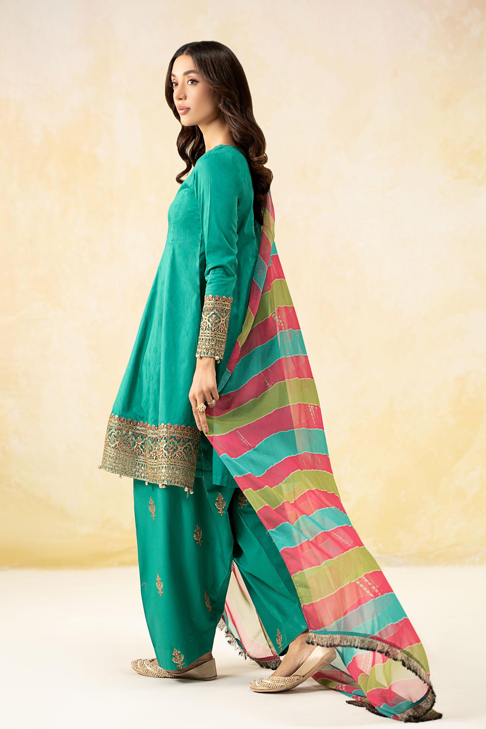 Ferozi Embroidered Self Jacquard Lawn Salwar Kameez (3-Piece) - Image 12