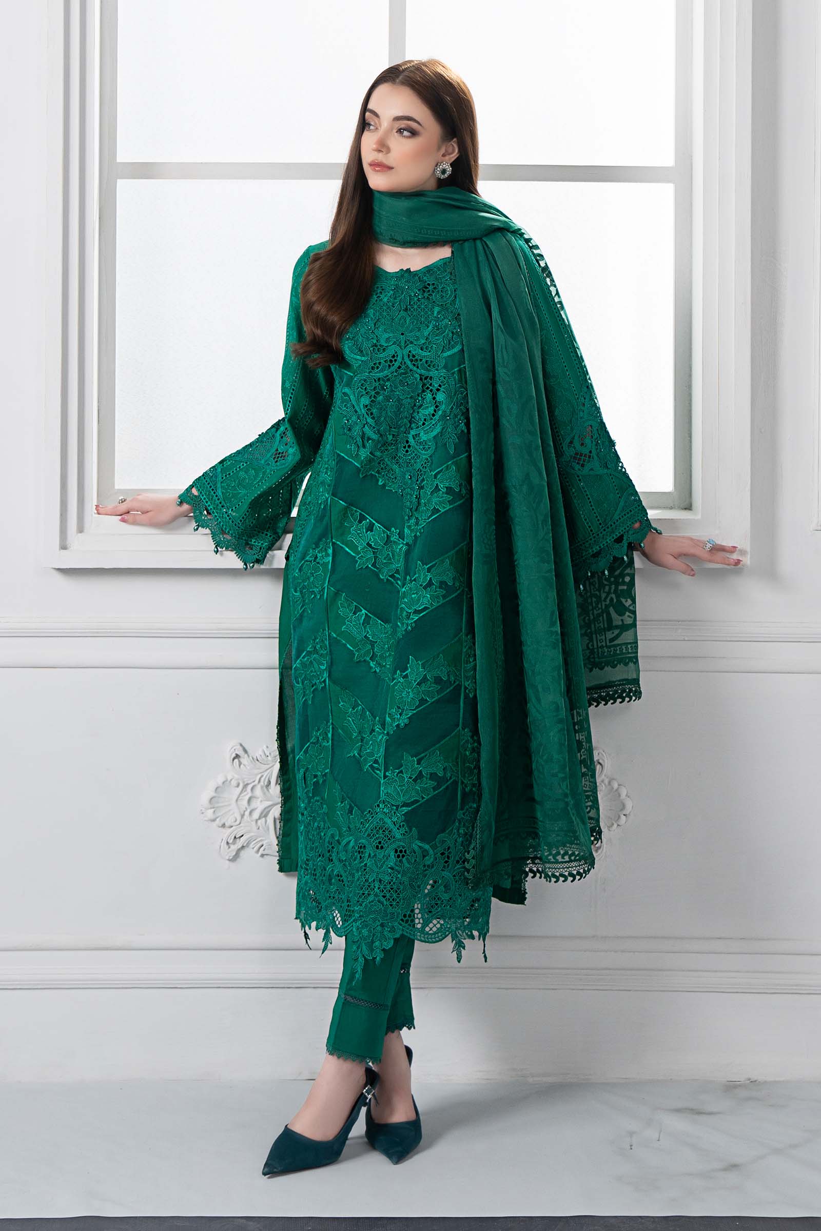 Emerald Green Embroidered Lawn 3-Piece Suit - Image 10