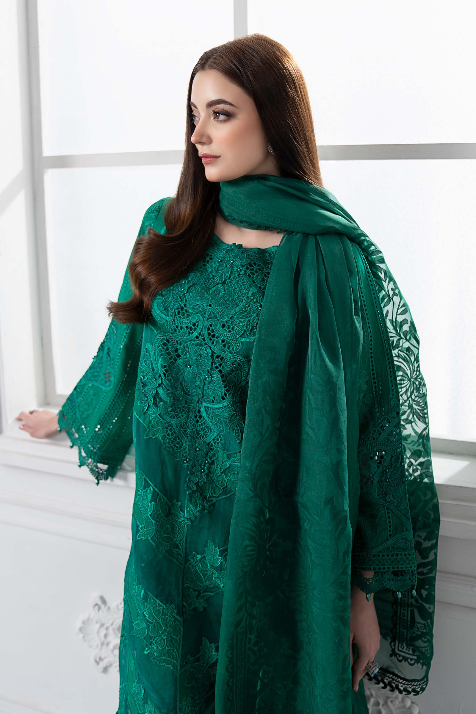 Emerald Green Embroidered Lawn 3-Piece Suit - Image 4