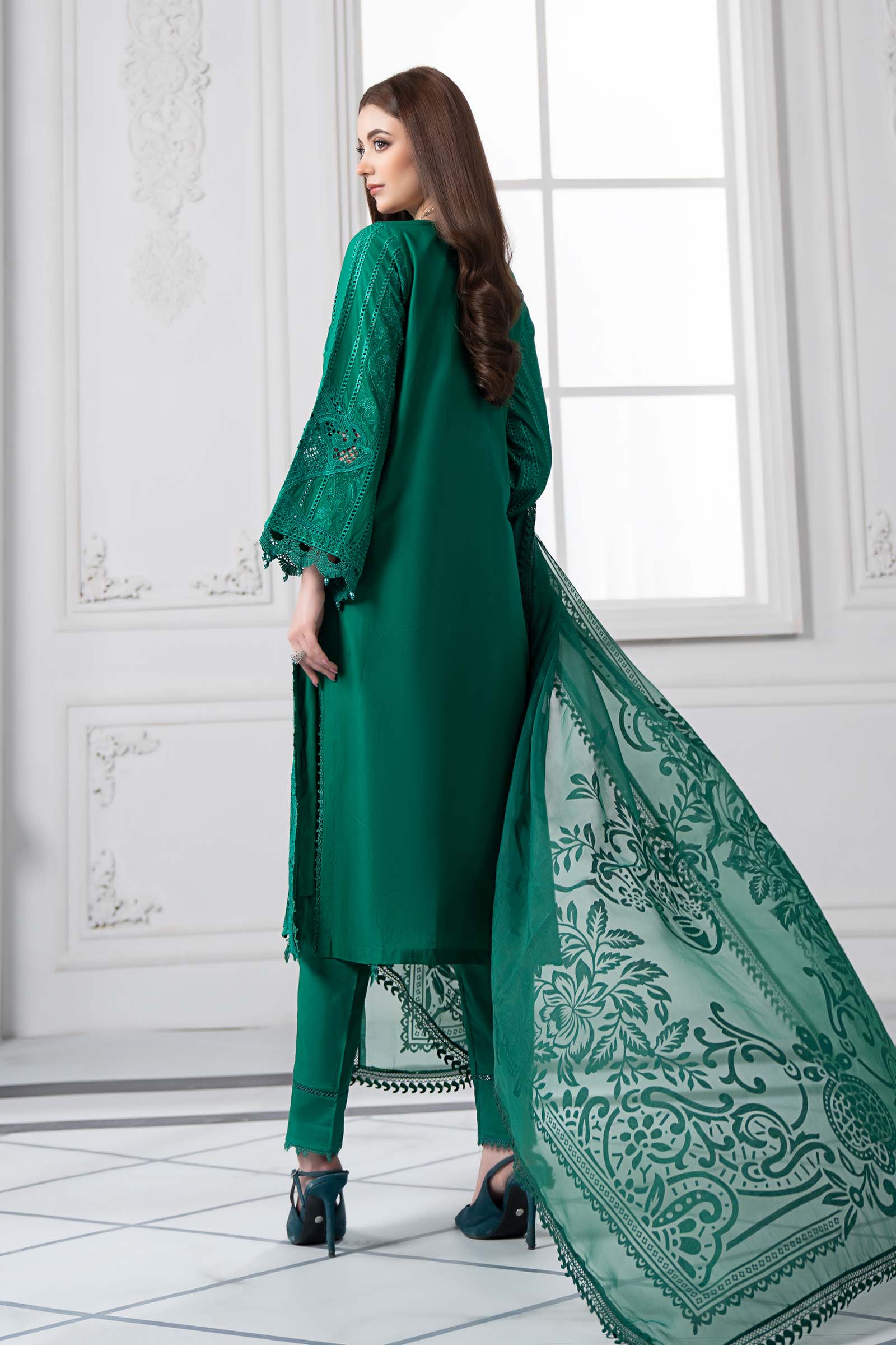 Emerald Green Embroidered Lawn 3-Piece Suit - Image 8