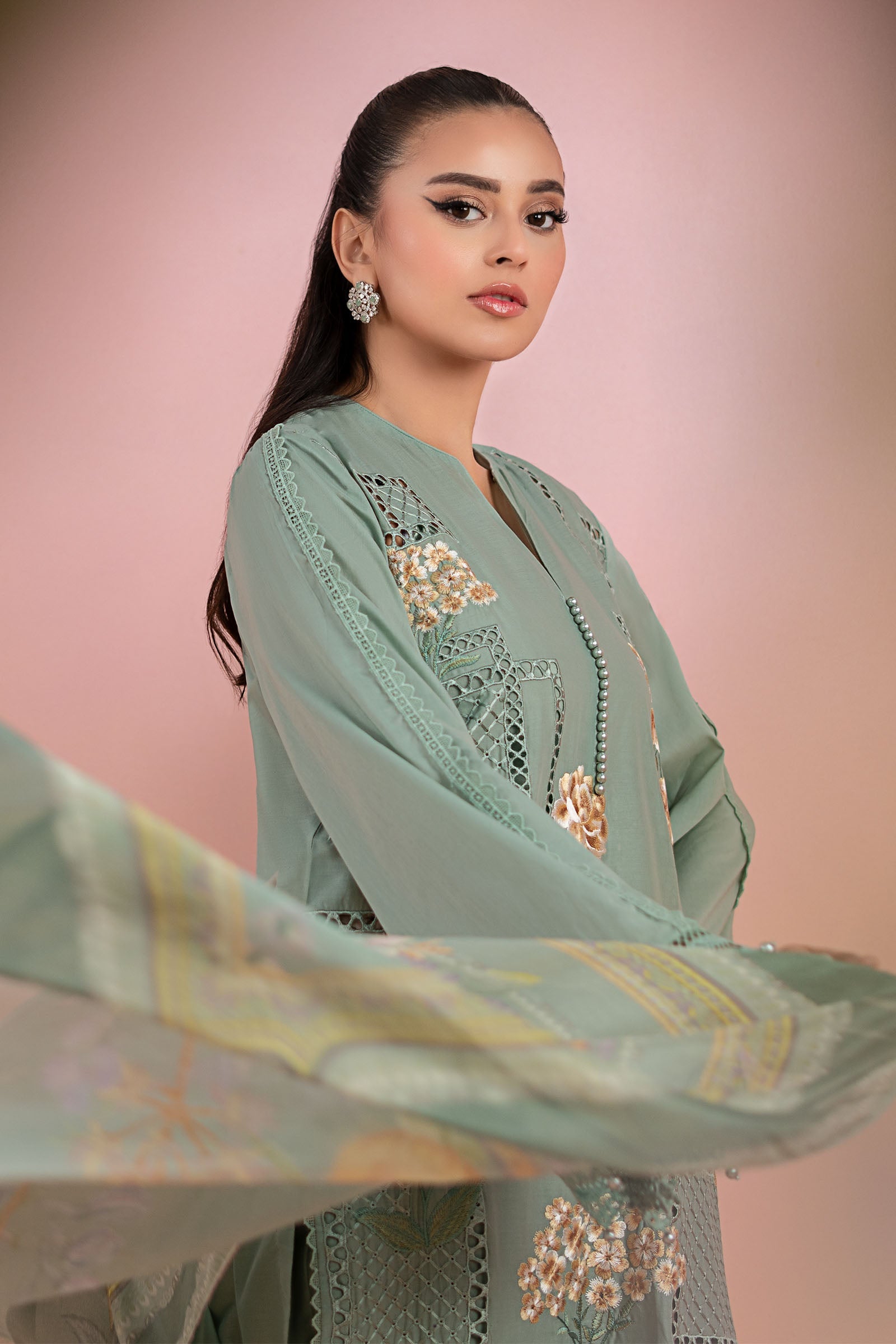 Pakistani Sea Green Embroidered Lawn 3-Piece Suit - Image 4