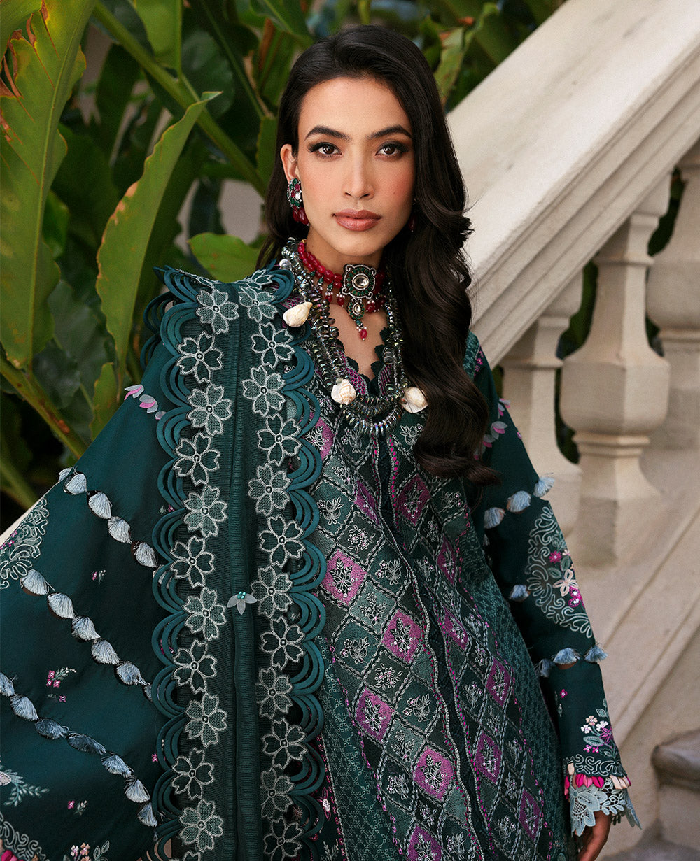 Pakistani Emerald Green Embroidered Lawn & Organza Suit (3-Piece) - Image 3