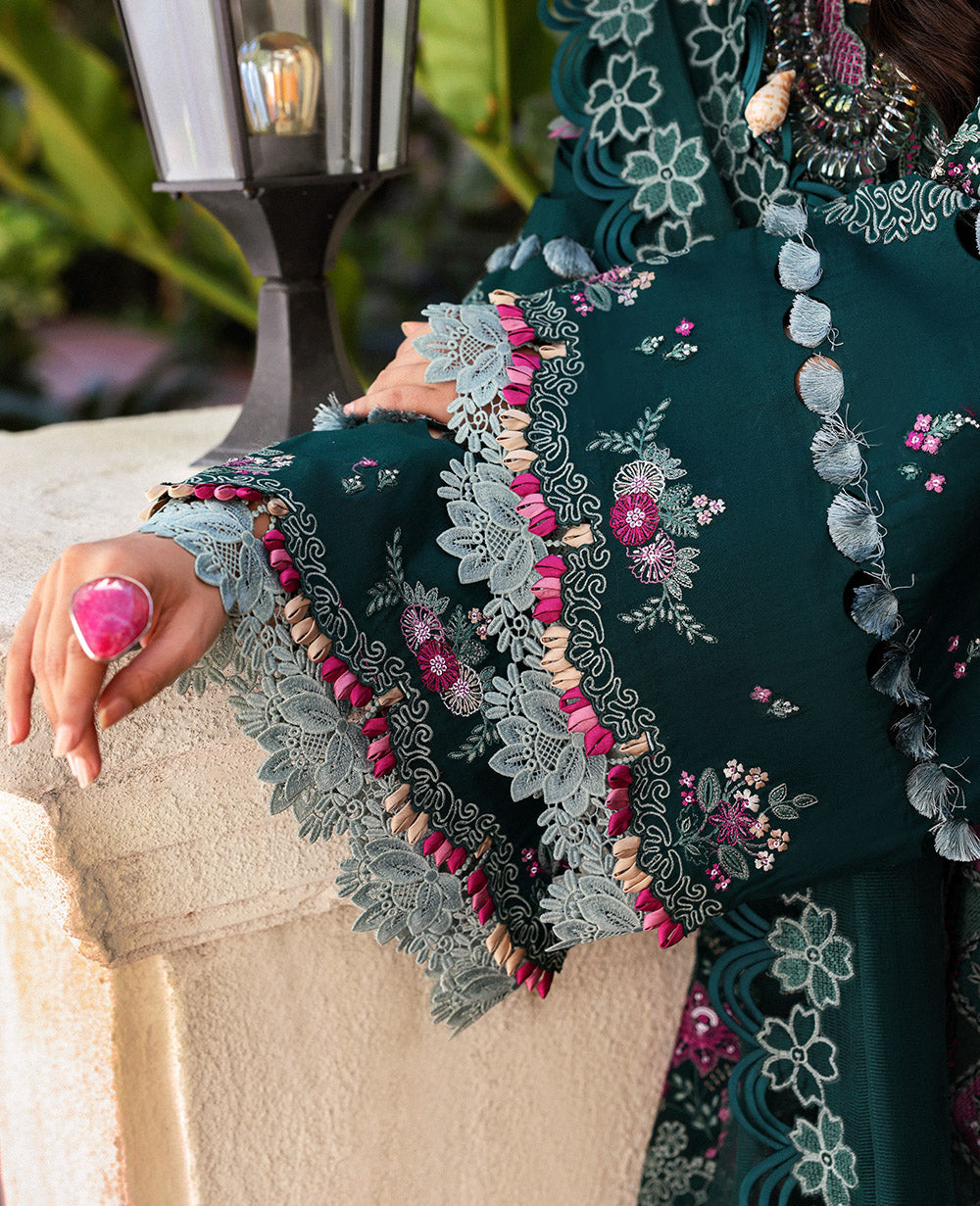 Pakistani Emerald Green Embroidered Lawn & Organza Suit (3-Piece) - Image 7