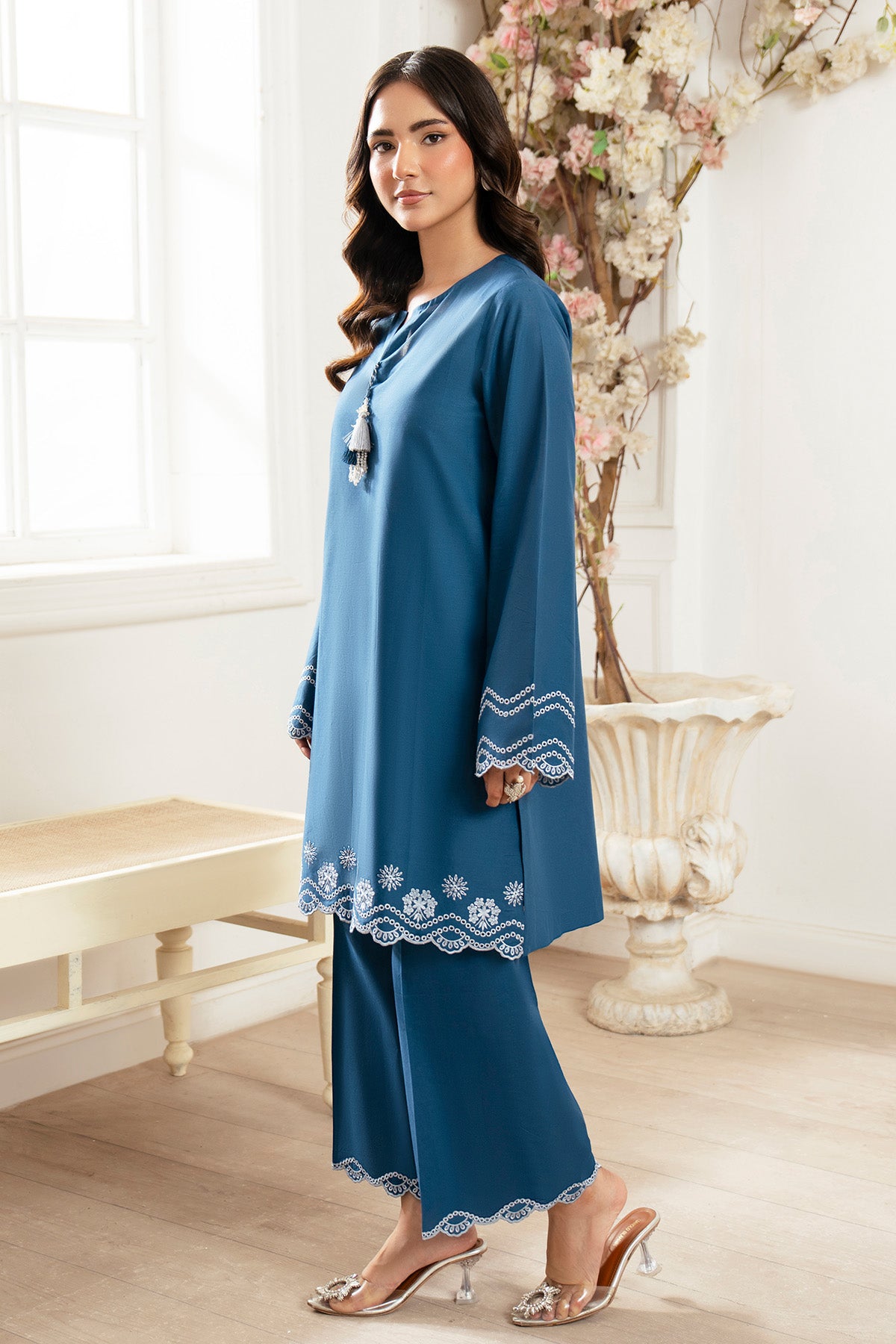 Teal Embroidered Lawn Salwar Kameez (2-Piece) - Image 3