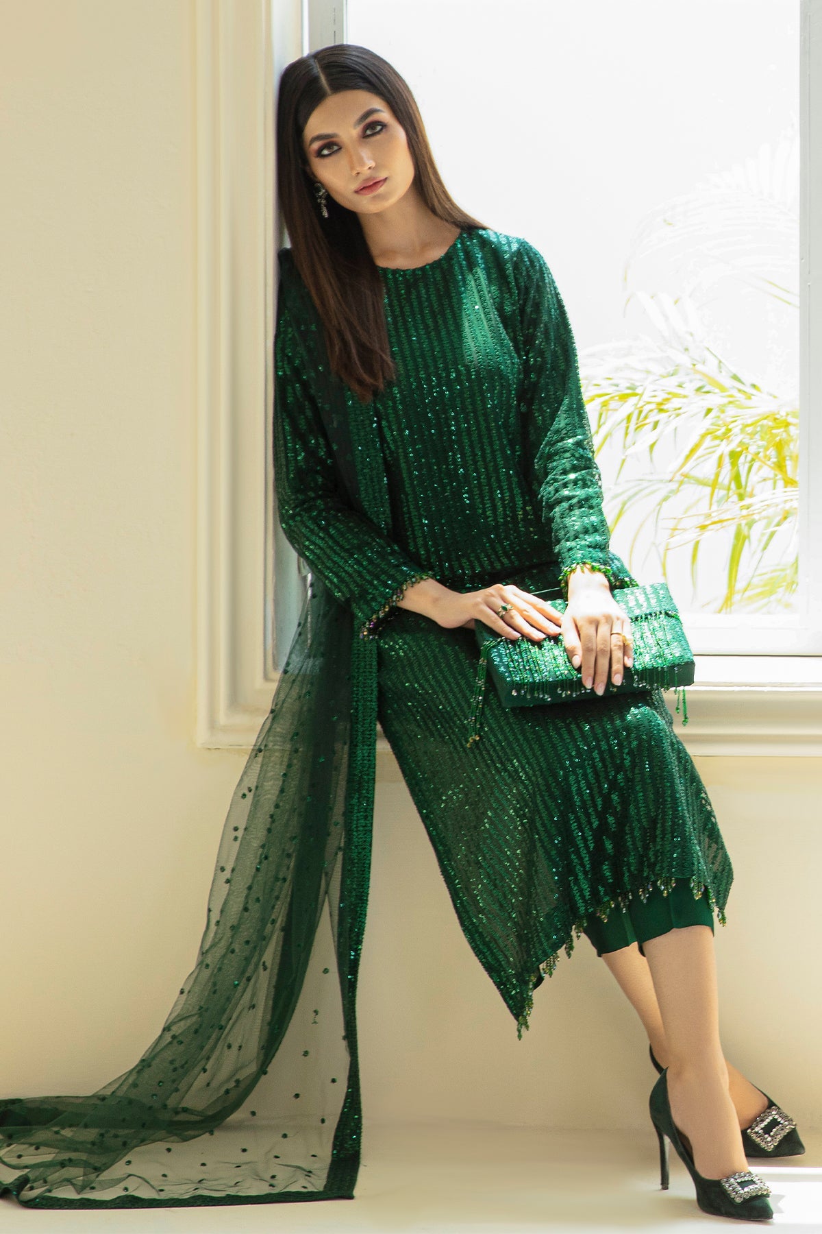 Pakistani Emerald Green Sequinned Net Salwar Kameez (3-Piece) - Image 2