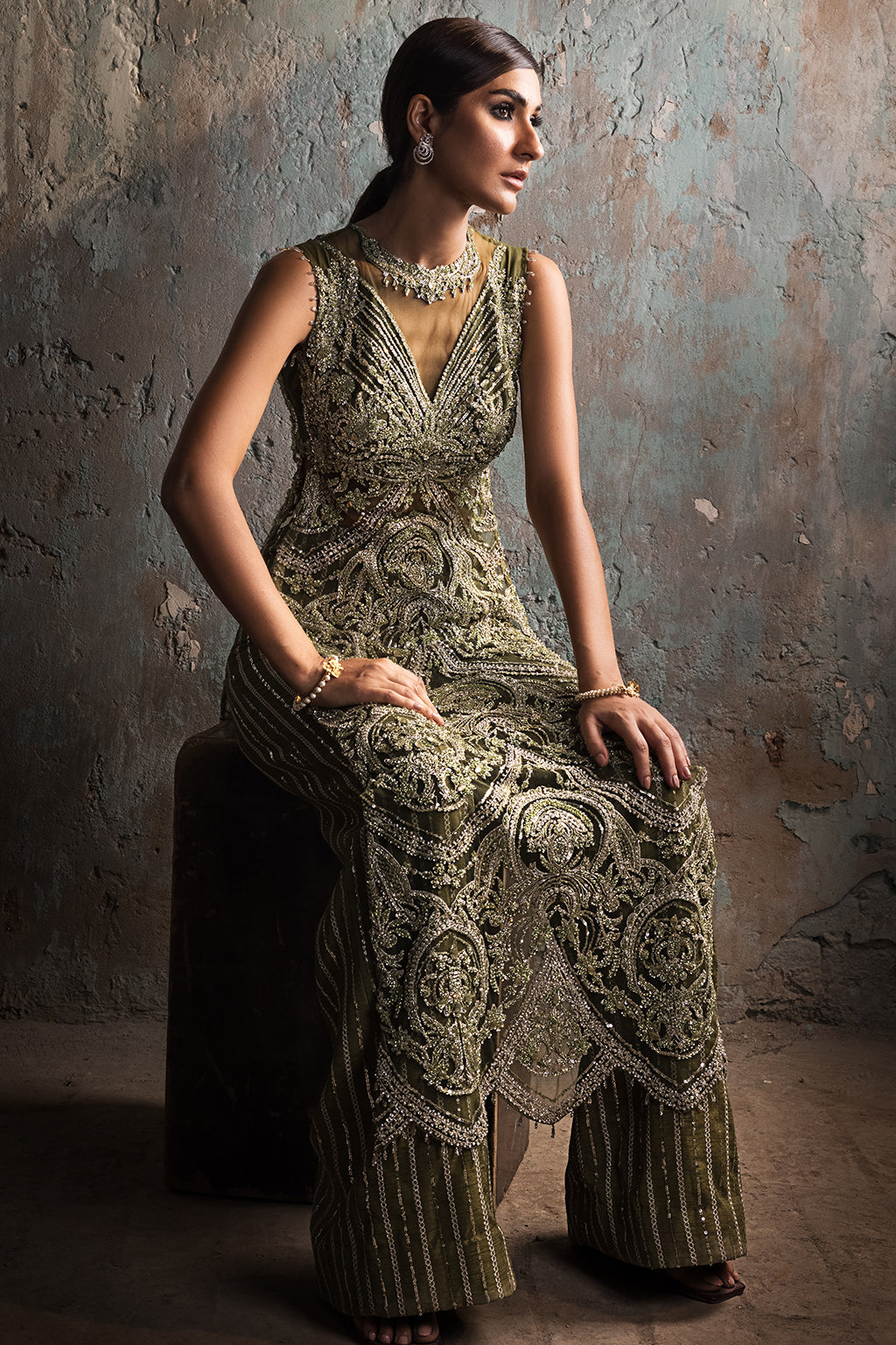 Pakistani Mehndi Green Embellished Organza Silk-Blend Salwar Kameez (2-Piece) - Image 3