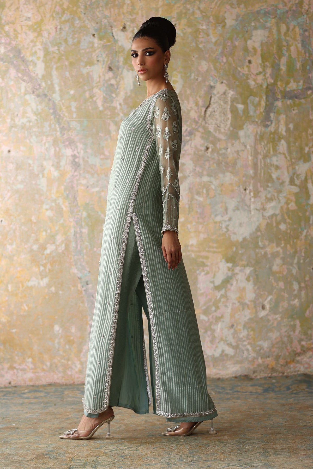 Sea Green Thread-Embroidered Organza Kameez (2-Piece) - Image 2