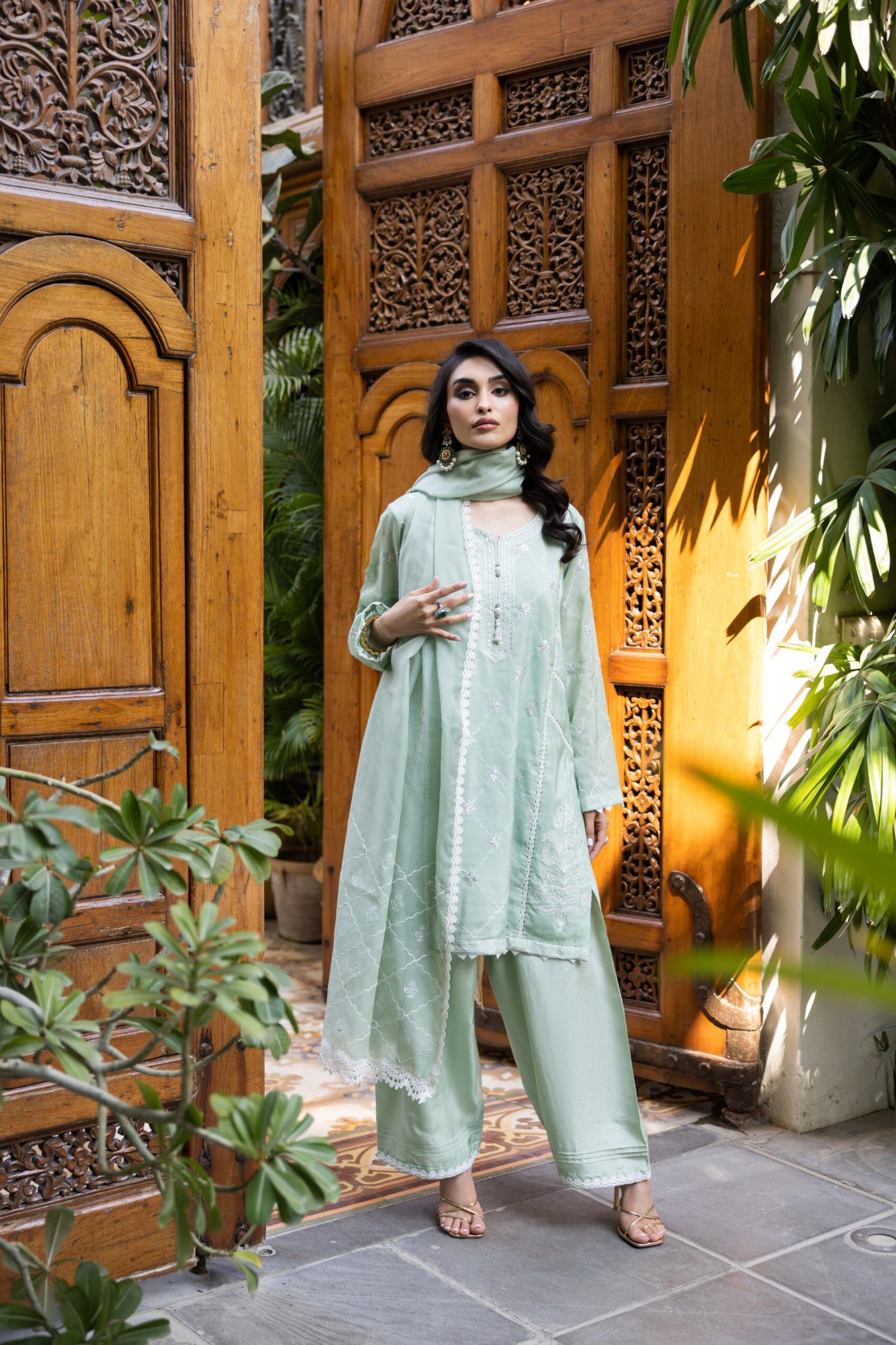 Pakistani Sea Green Arri Embroidered Paper Silk Kurta Set (3-Piece) - Image 6
