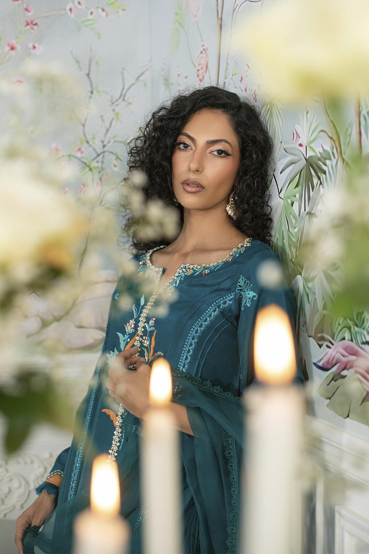 Emerald Appliqué Raw Silk Salwar Kameez (3-Piece) - Image 3