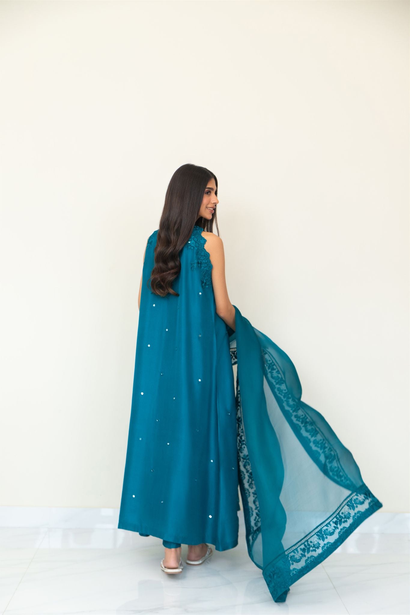 Pakistani Emerald Embroidered Raw Silk Salwar Kameez (3-Piece) - Image 3