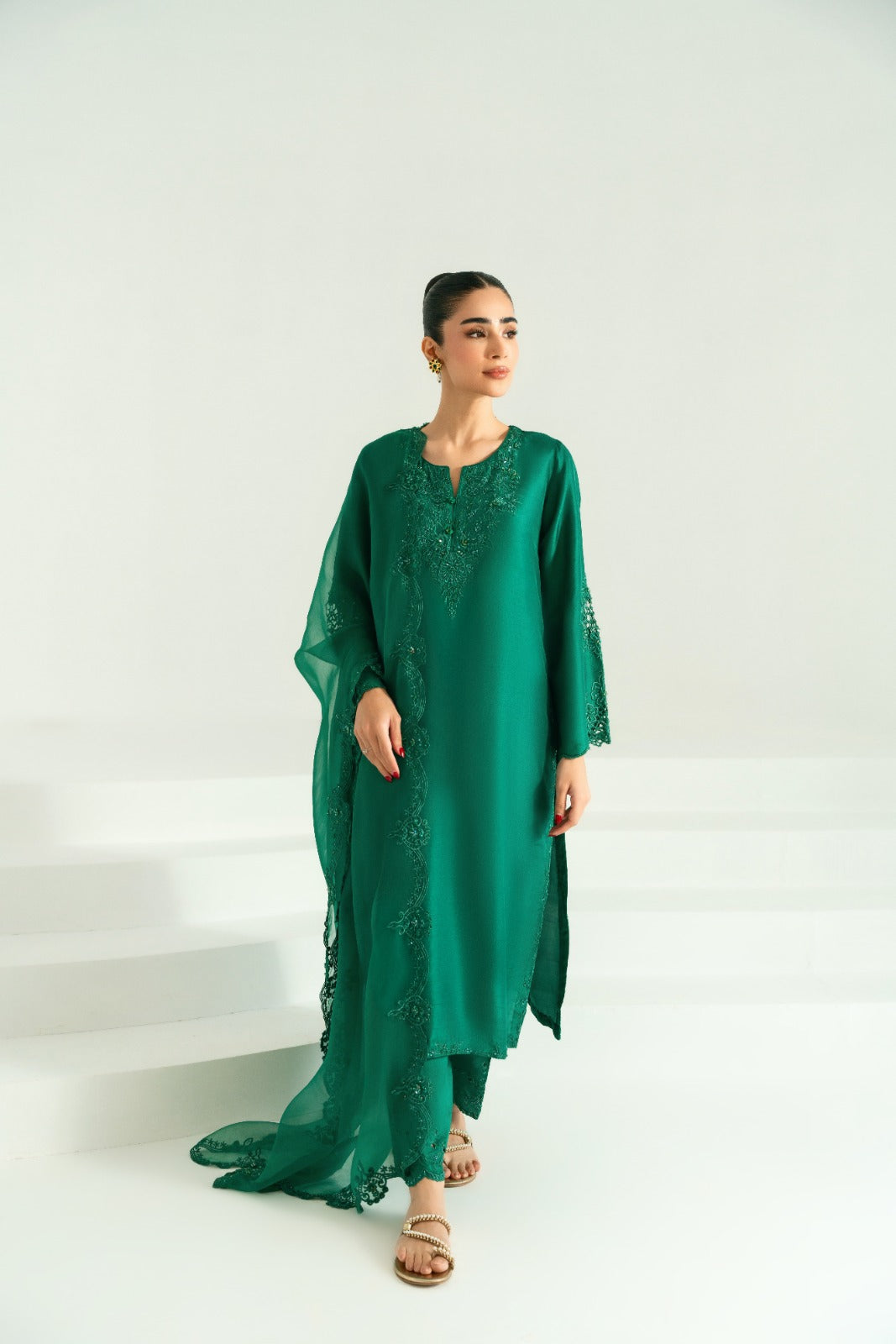 Pakistani Emerald Green Hand Embroidered Silk Kameez (3-Piece) - Image 1