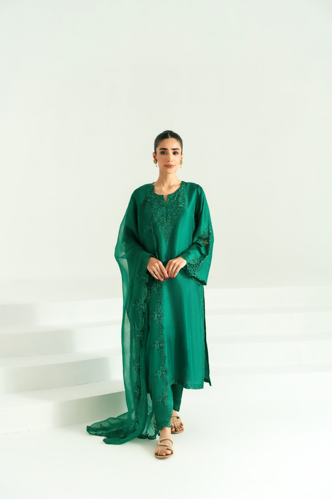 Pakistani Emerald Green Hand Embroidered Silk Kameez (3-Piece) - Image 3