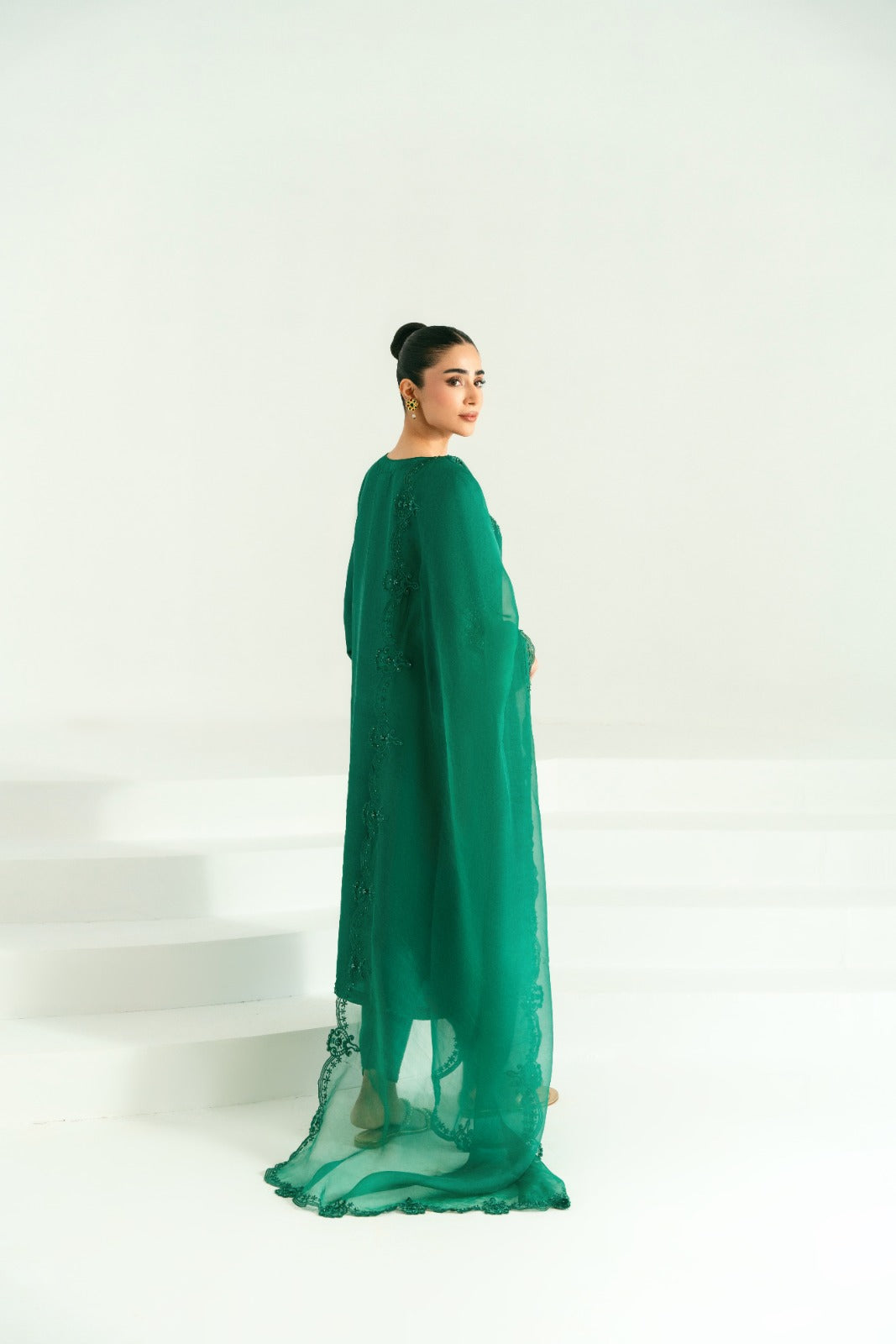 Pakistani Emerald Green Hand Embroidered Silk Kameez (3-Piece) - Image 6