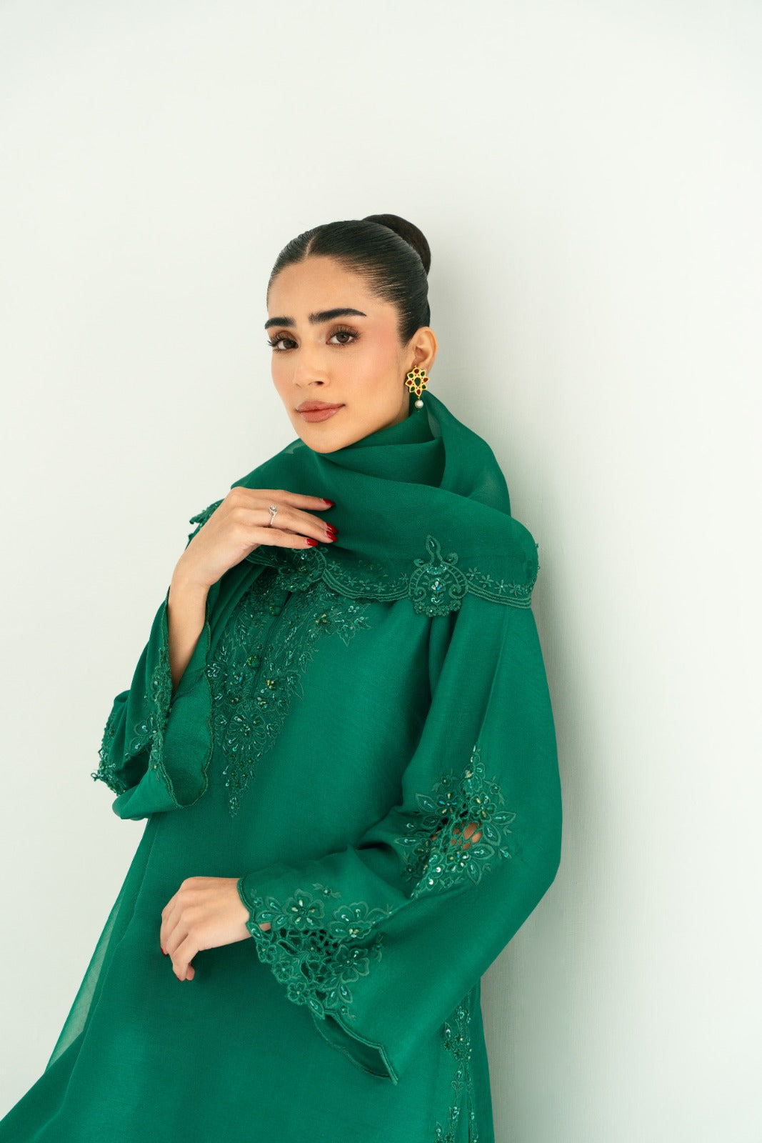 Pakistani Emerald Green Hand Embroidered Silk Kameez (3-Piece) - Image 7