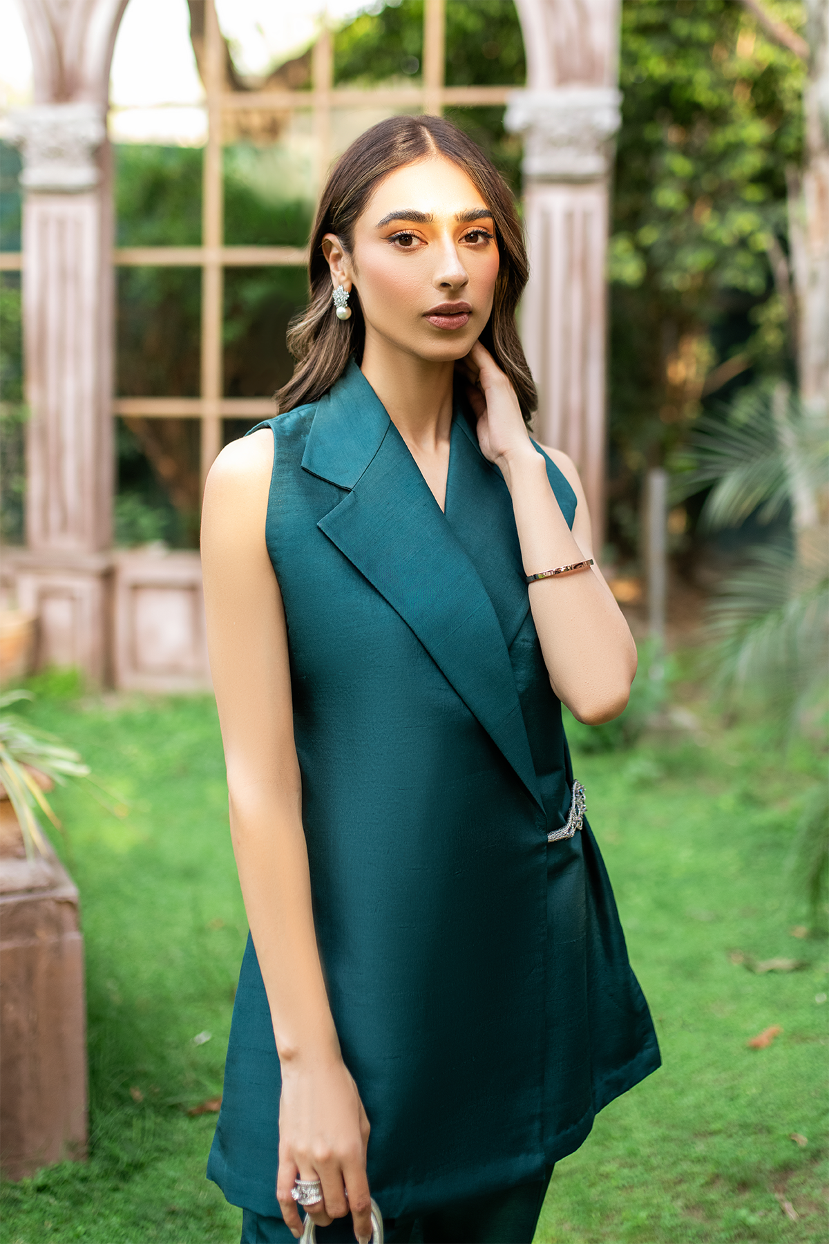 Pakistani Muted Peacock Green Raw Silk Pant Suit (2-Piece) - Image 2