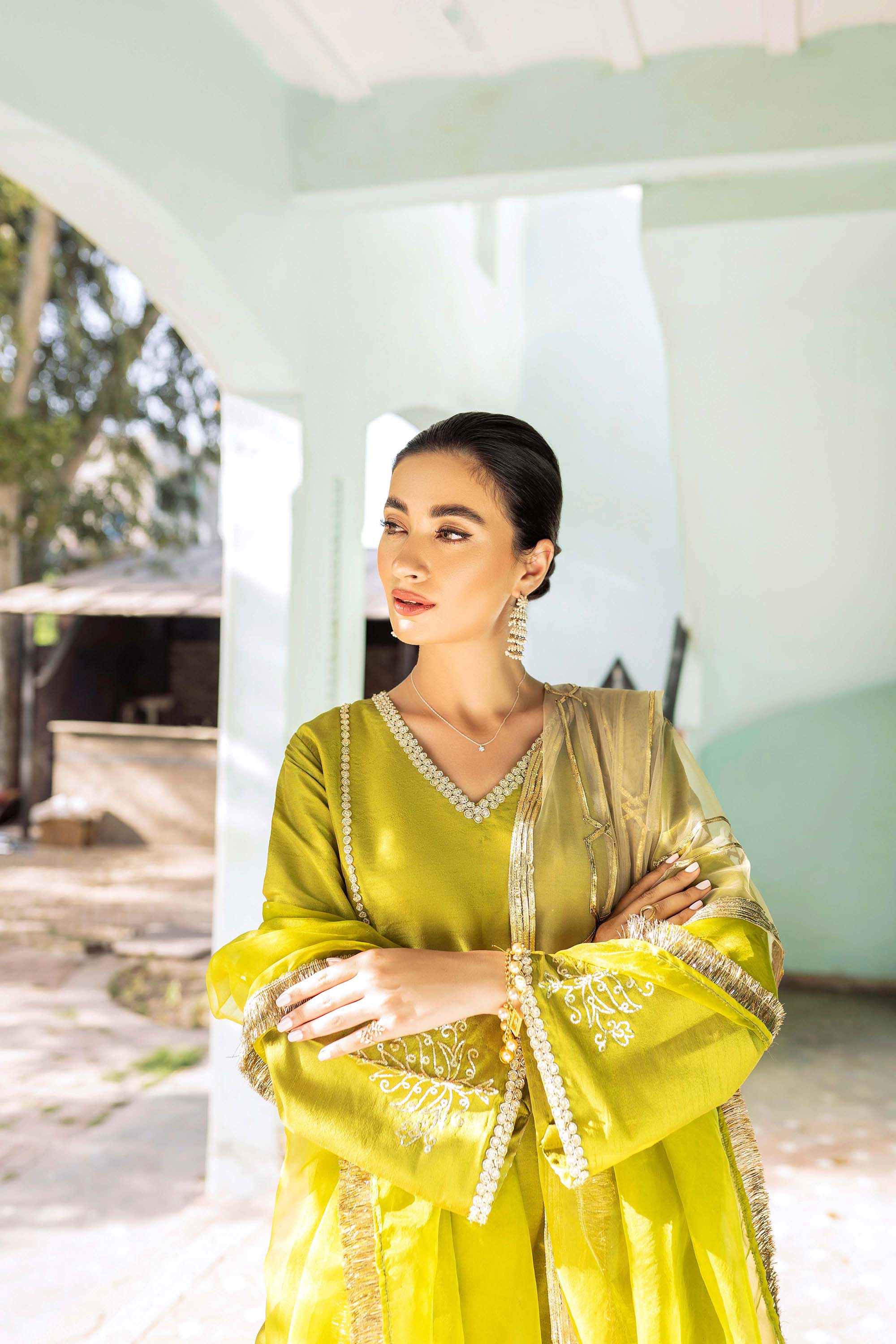 Pakistani Green Naqshi & Swarovski Raw Silk Kurta Set (3-Piece) - Image 4