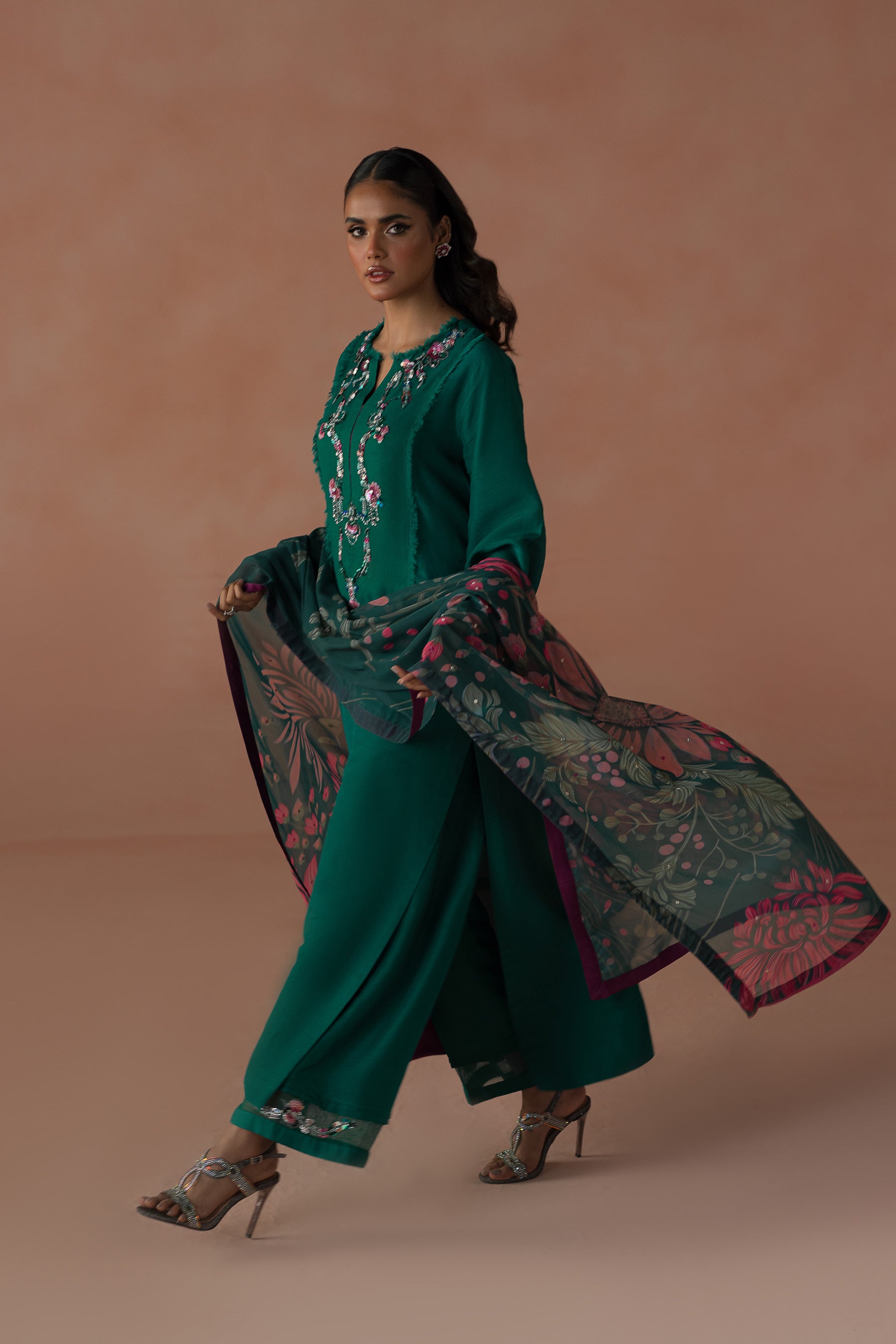 Emerald Green Embellished Silk Salwar Kameez (3-Piece) - Image 3